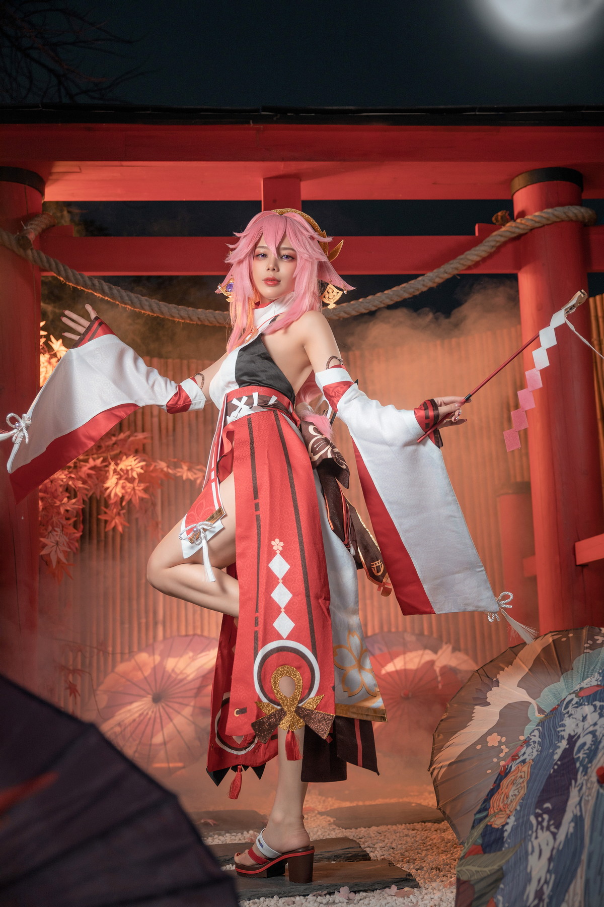 Xgyw.Net_网络美女阿九八重神子主题私房性感彩色裙服饰半撩秀白嫩翘臀美腿诱惑写真51P