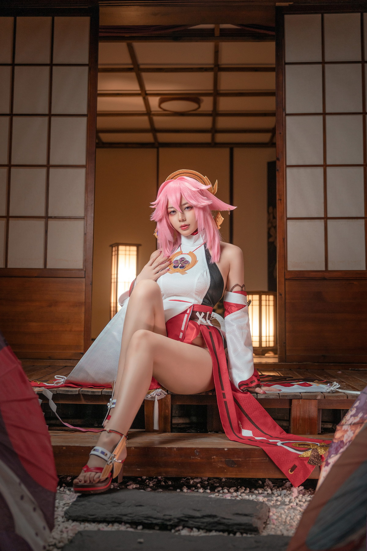 Xgyw.Net_网络美女阿九八重神子主题私房性感彩色裙服饰半撩秀白嫩翘臀美腿诱惑写真51P