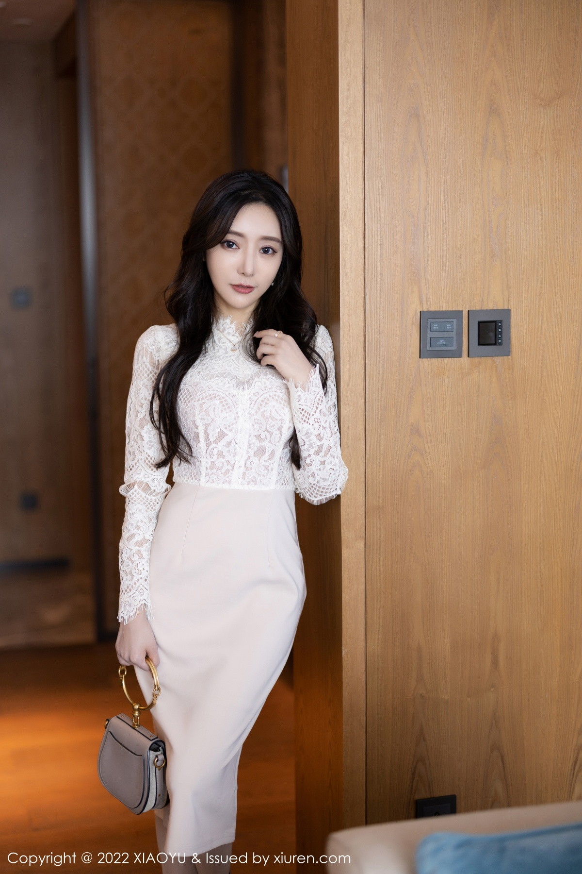 Xgyw.Net_[XiaoYu画语界]Vol.936_女神王馨瑶yanni都市丽人装扮性感紫色内衣配开档肉丝诱惑写真73P