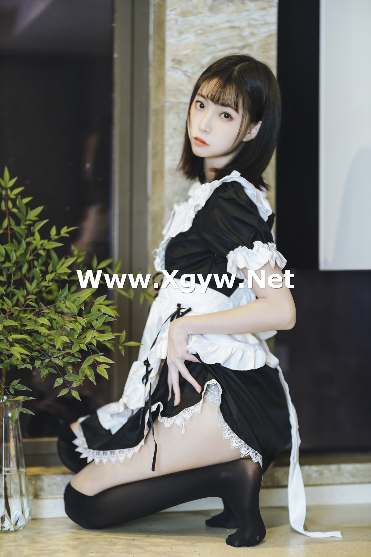 Xgyw.Net_网络美女许岚短裙女仆主题居家私房性感女仆装配黑丝袜秀白嫩美腿迷人写真40P