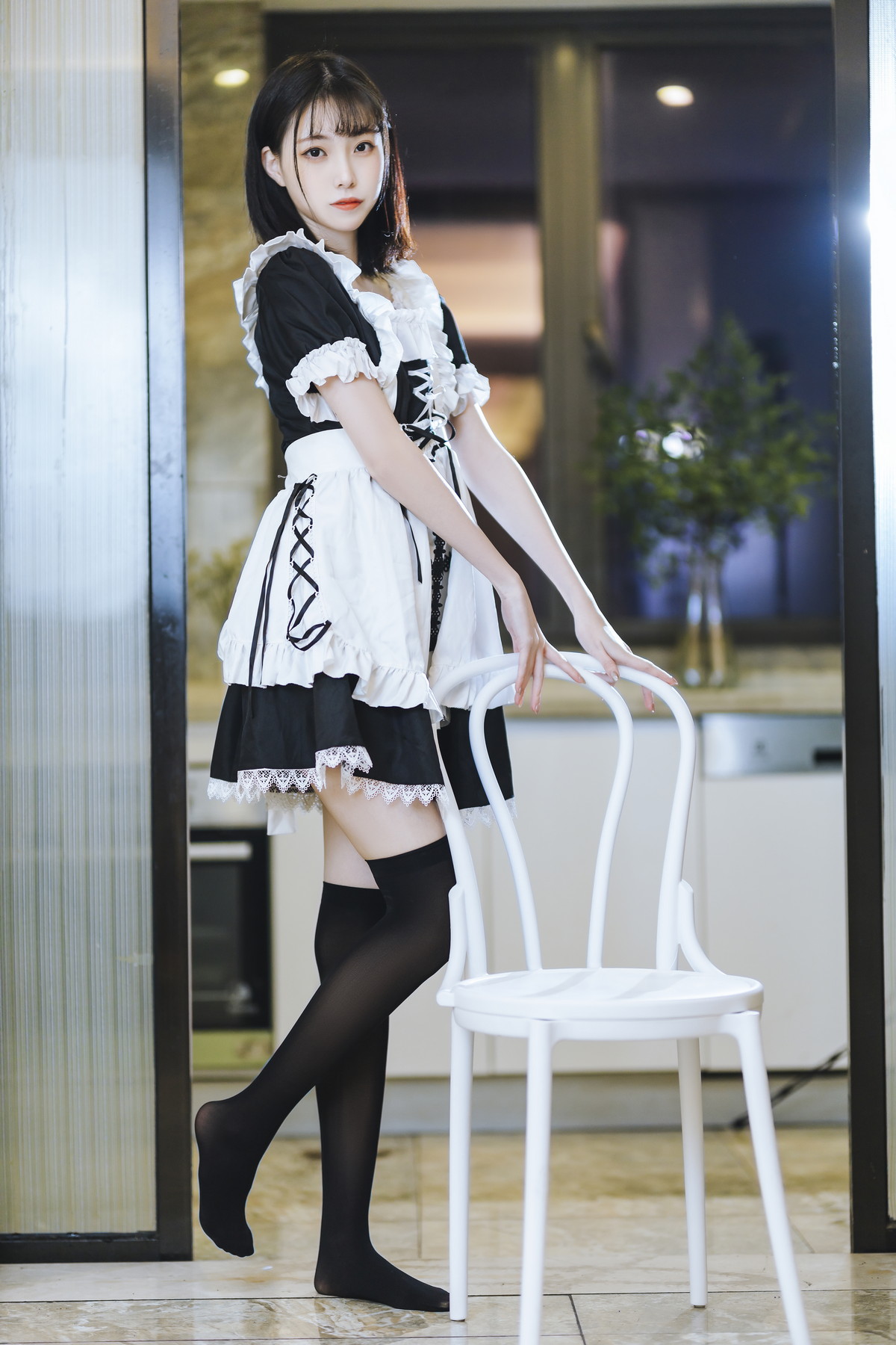 Xgyw.Net_网络美女许岚短裙女仆主题居家私房性感女仆装配黑丝袜秀白嫩美腿迷人写真40P