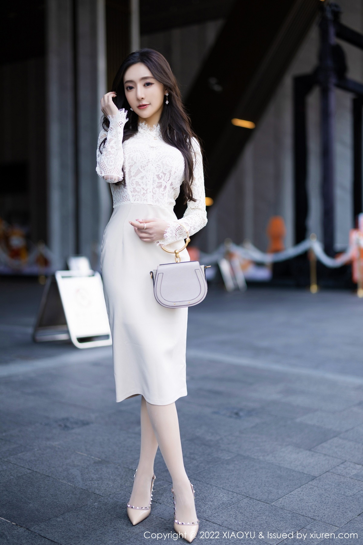 Xgyw.Net_[XiaoYu画语界]Vol.936_女神王馨瑶yanni都市丽人装扮性感紫色内衣配开档肉丝诱惑写真73P