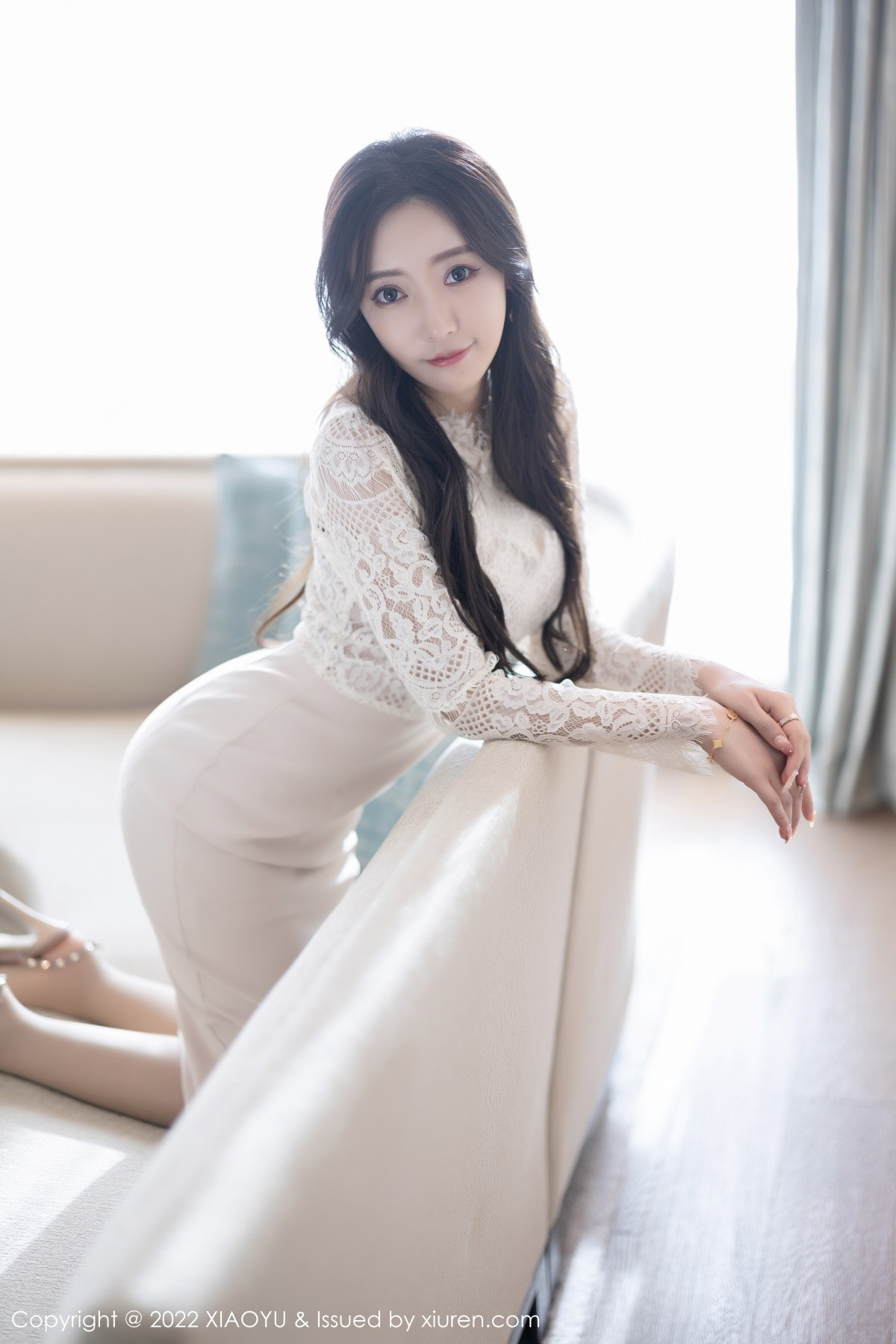 Xgyw.Net_[XiaoYu画语界]Vol.936_女神王馨瑶yanni都市丽人装扮性感紫色内衣配开档肉丝诱惑写真73P