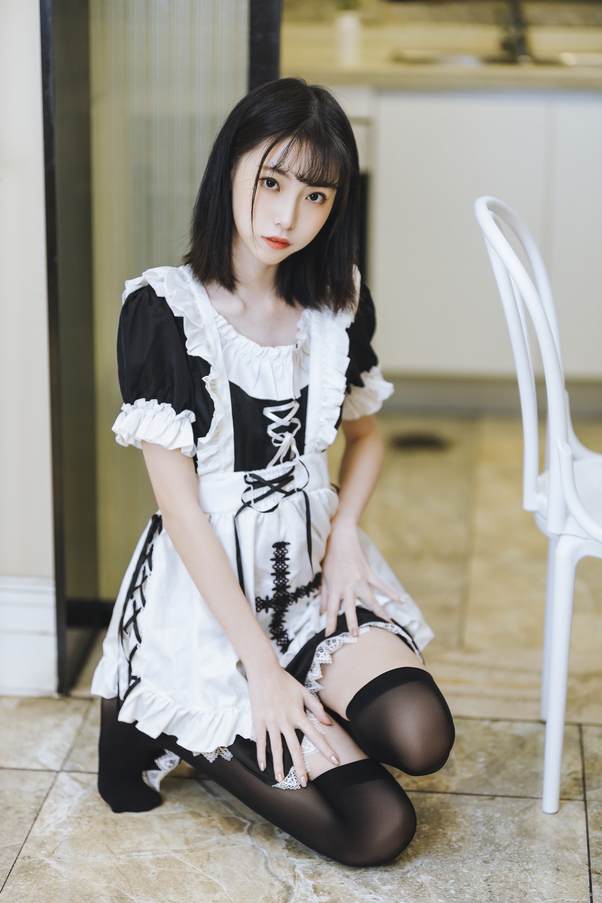 Xgyw.Net_网络美女许岚短裙女仆主题居家私房性感女仆装配黑丝袜秀白嫩美腿迷人写真40P