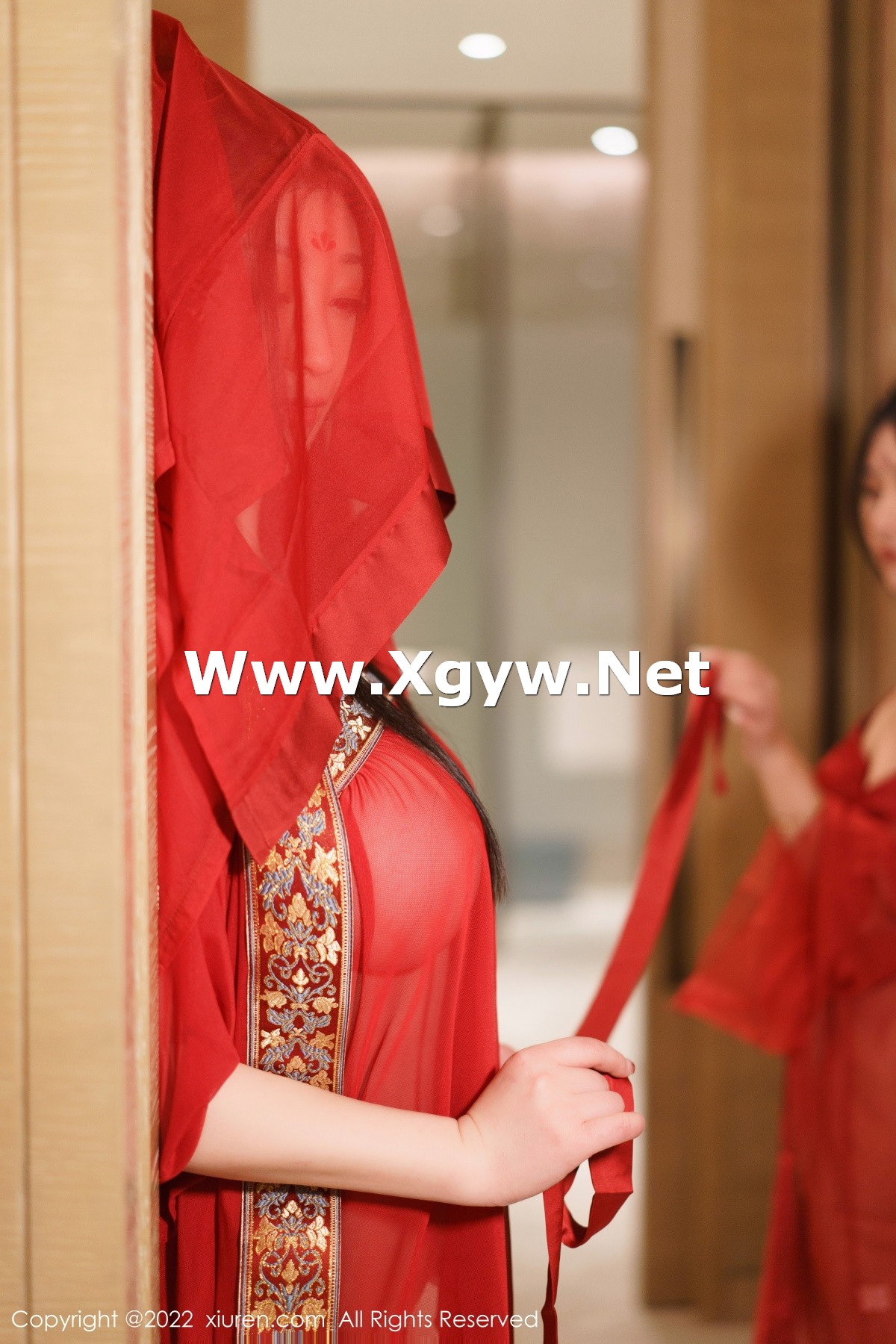 Xgyw.Net_XiuRen第6068期_女神laura阿姣＆妲己_Toxic红色薄透古装服秀丰满身材诱惑写真79P