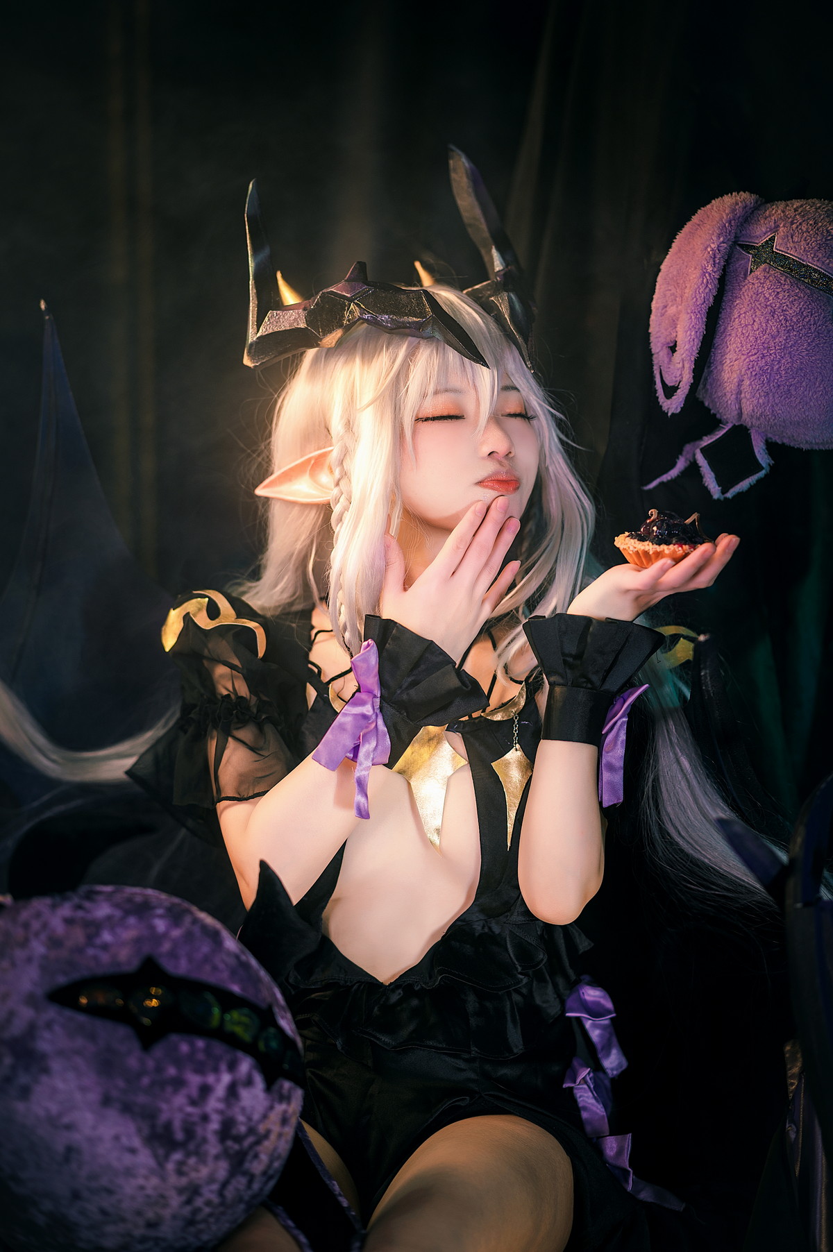 Xgyw.Net_Coser美女伊喵君四叶草剧场法芙娜主题性感黑色开胸服饰秀白嫩肌肤诱惑写真27P