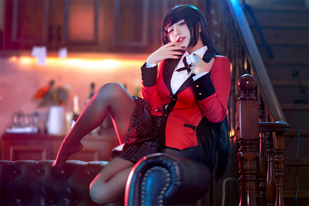Xgyw.Net_网络美女索索半半子梦子主题性感红色外套配黑短裙露超薄黑丝秀美腿诱惑写真48P