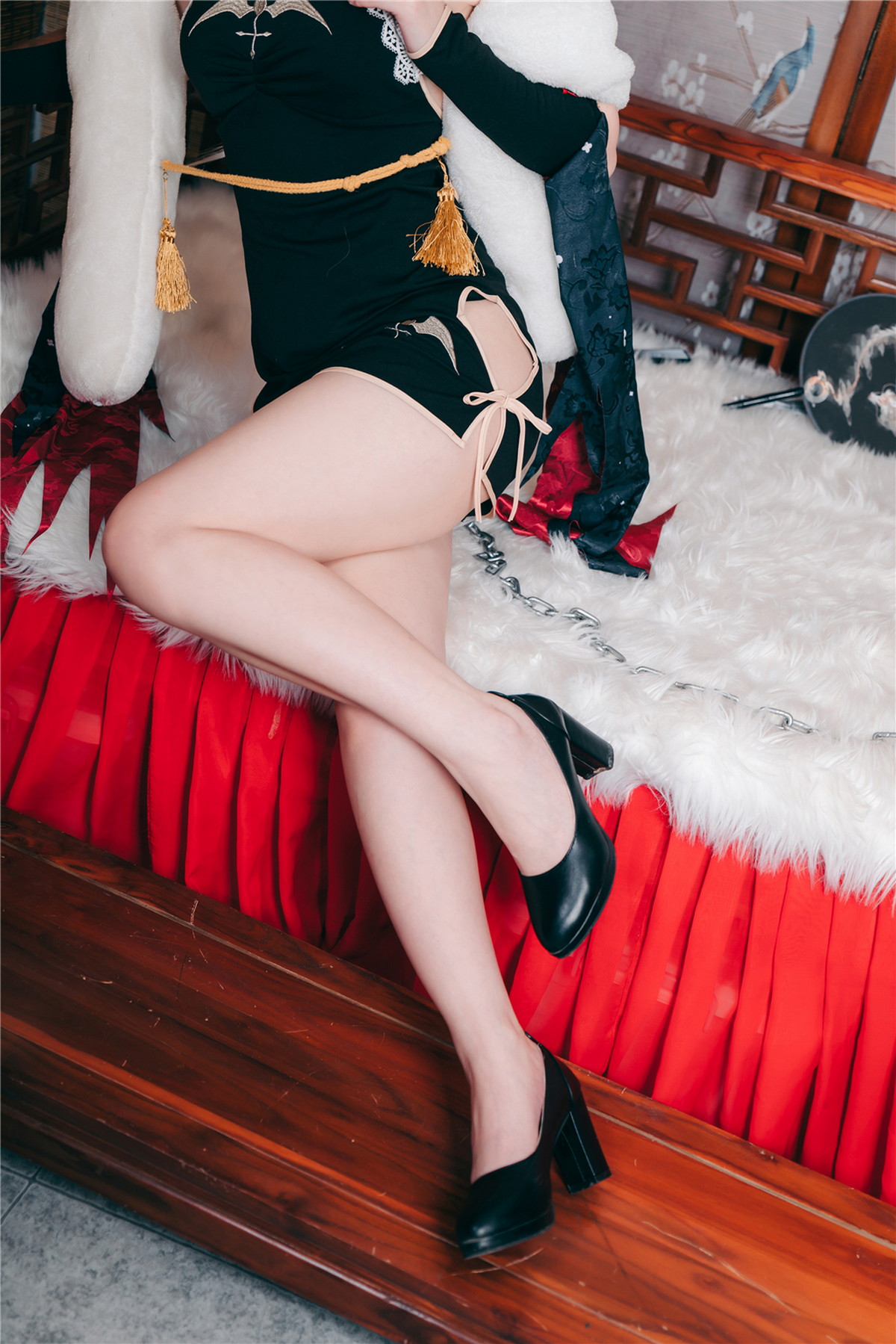 Xgyw.Net_Coser美女桃墨吸血鬼旗袍主题私房性感黑色超短旗袍秀白嫩肌肤迷人诱惑写真40P