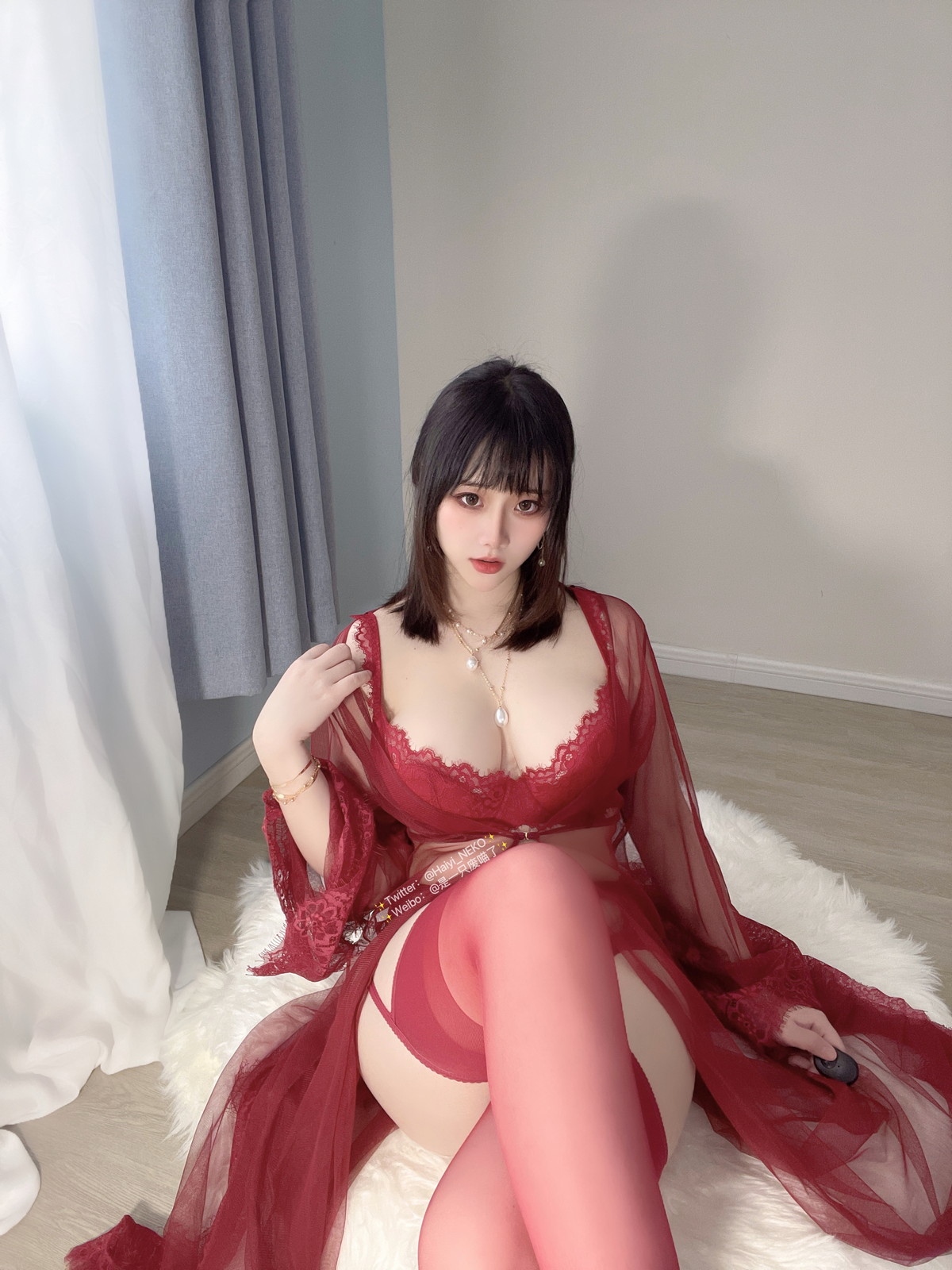 Xgyw.Net_Coser美女是一只废喵了六月Fantia合集主题红色薄纱服饰露蕾丝内衣诱惑写真55P