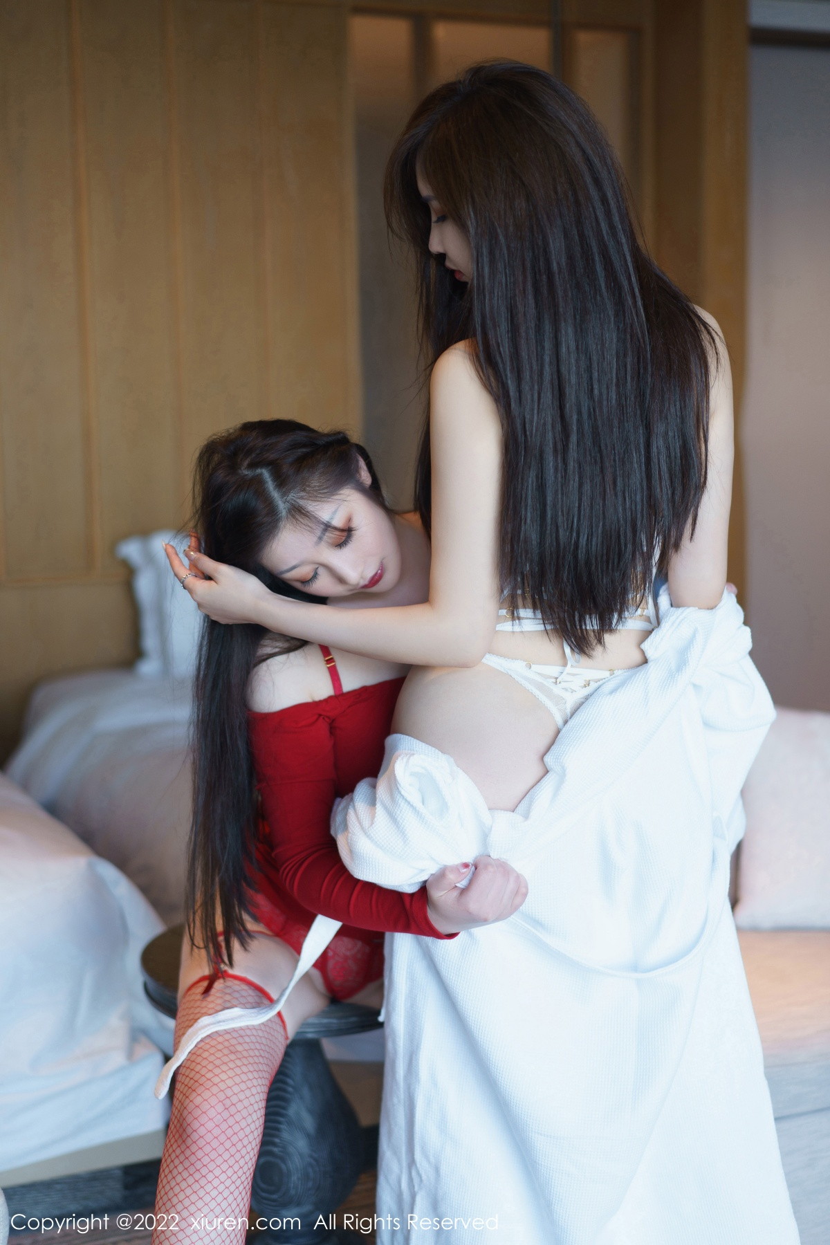 Xgyw.Net_XiuRen第6070期_女神妲己_Toxic＆Carol周妍希性感服饰配网袜系列惹火诱惑写真80P