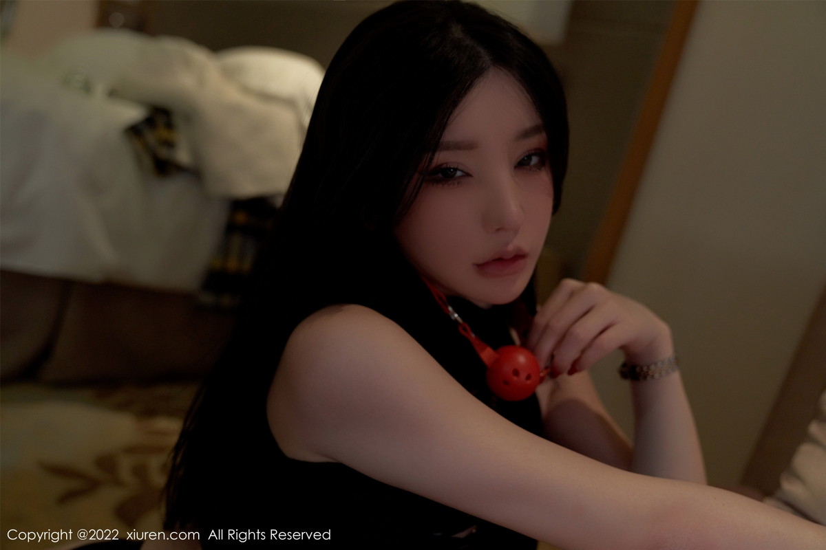 Xgyw.Net_XiuRen第6073期_女神周于希Sally元旦的夜主题性感黑色服饰秀白嫩翘臀诱惑写真80P
