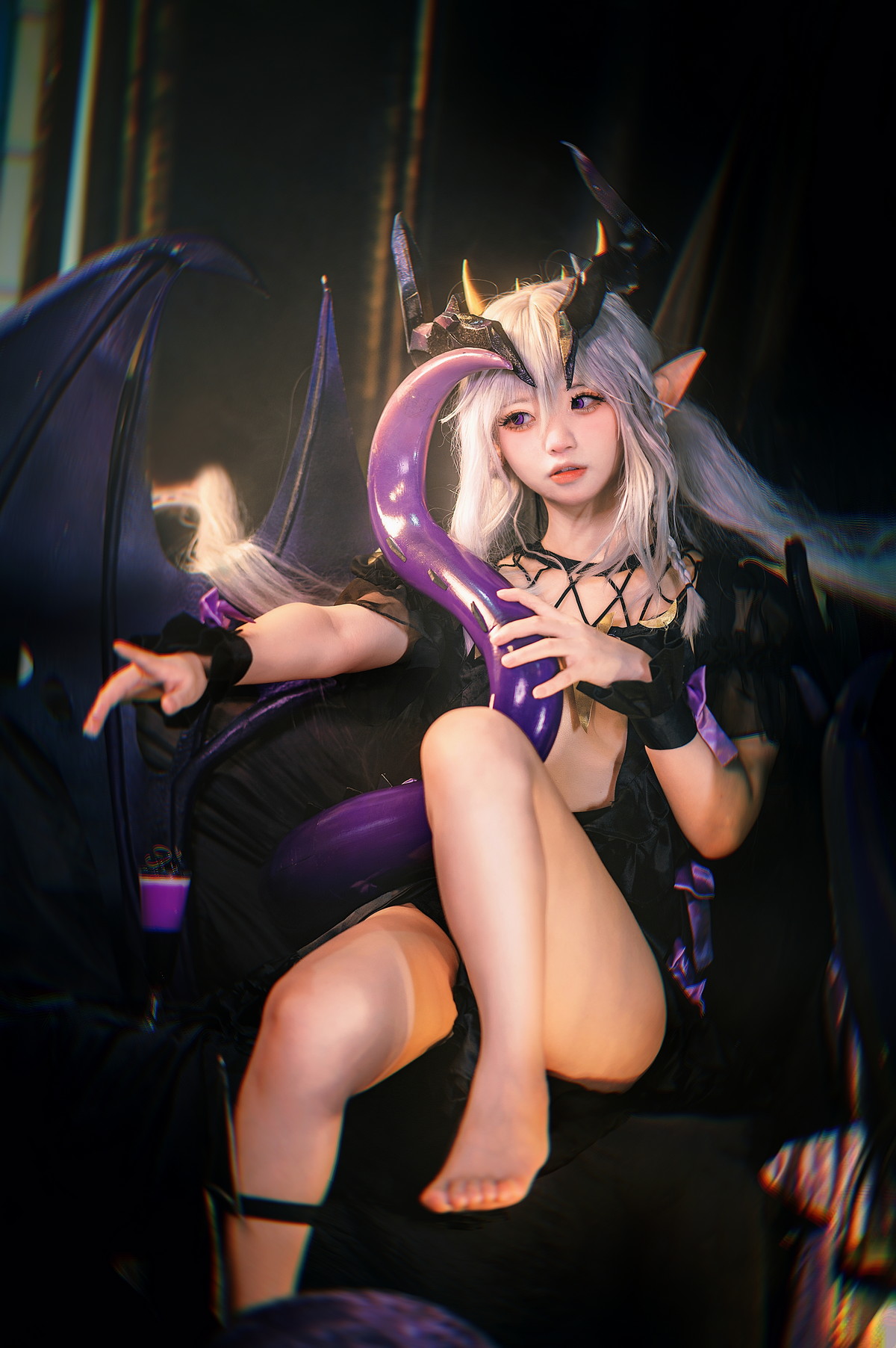 Xgyw.Net_Coser美女伊喵君四叶草剧场法芙娜主题性感黑色开胸服饰秀白嫩肌肤诱惑写真27P
