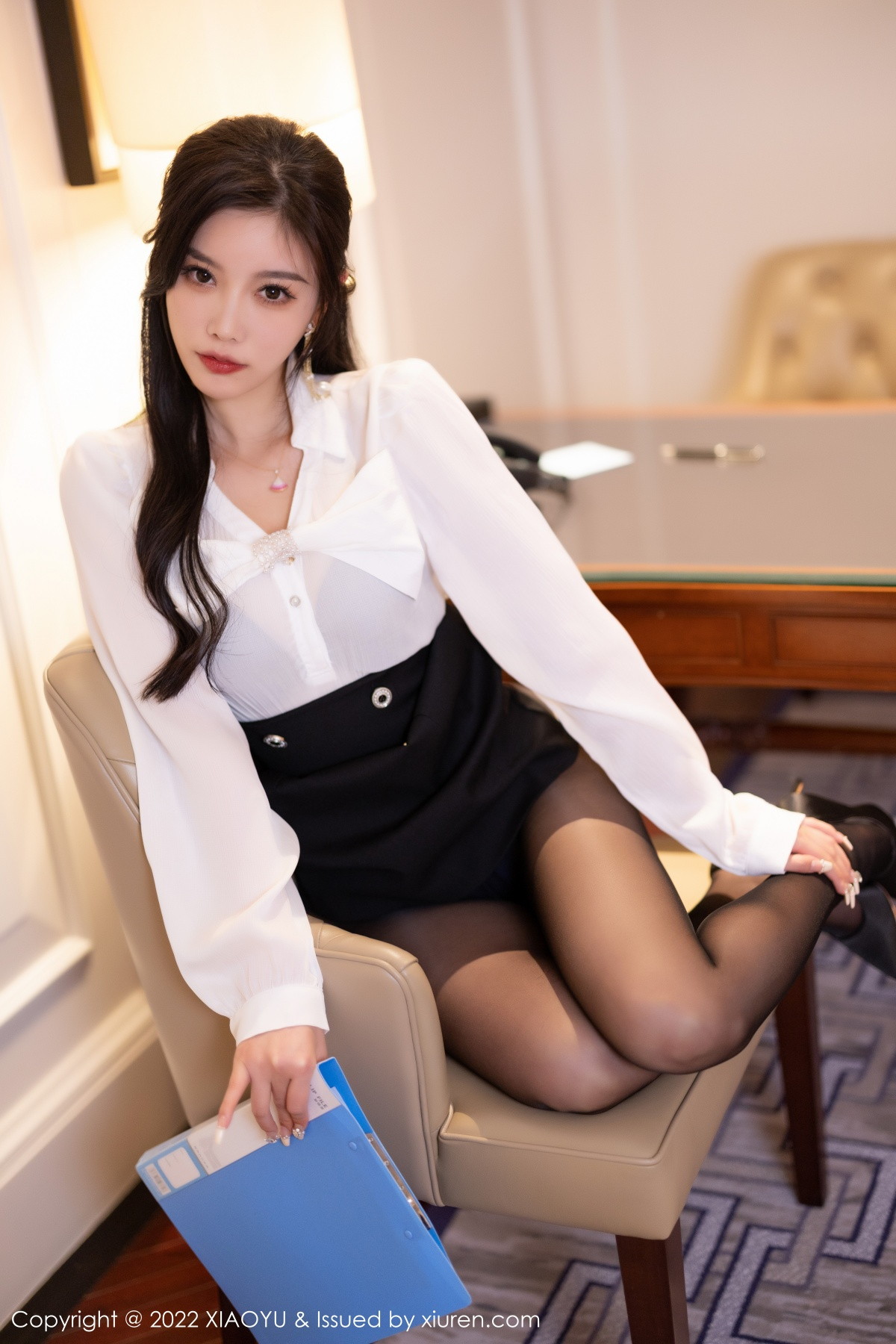 Xgyw.Net_[XiaoYu画语界]Vol.936_女神杨晨晨Yome性感白T配黑短裙露蓝色内衣超薄黑丝诱惑写真82P