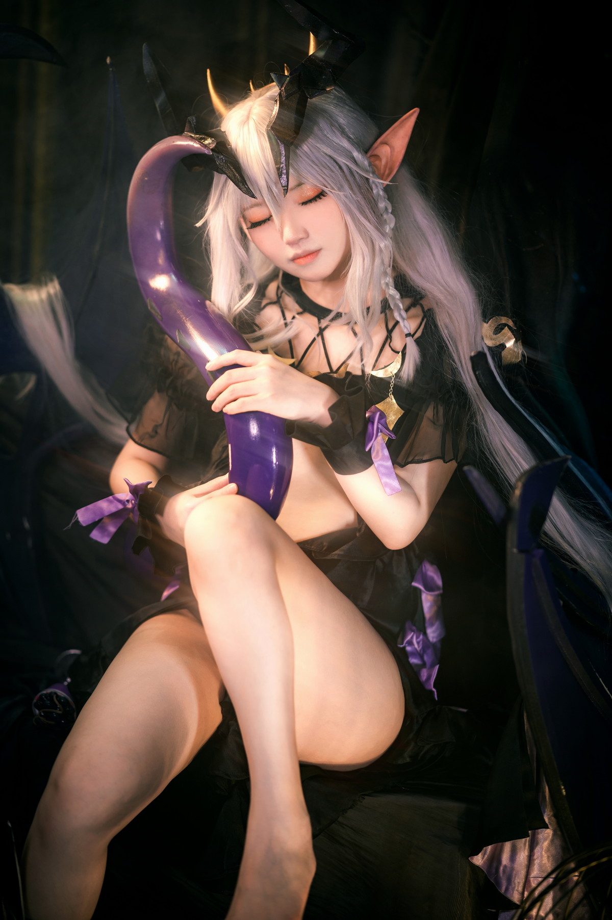 Xgyw.Net_Coser美女伊喵君四叶草剧场法芙娜主题性感黑色开胸服饰秀白嫩肌肤诱惑写真27P