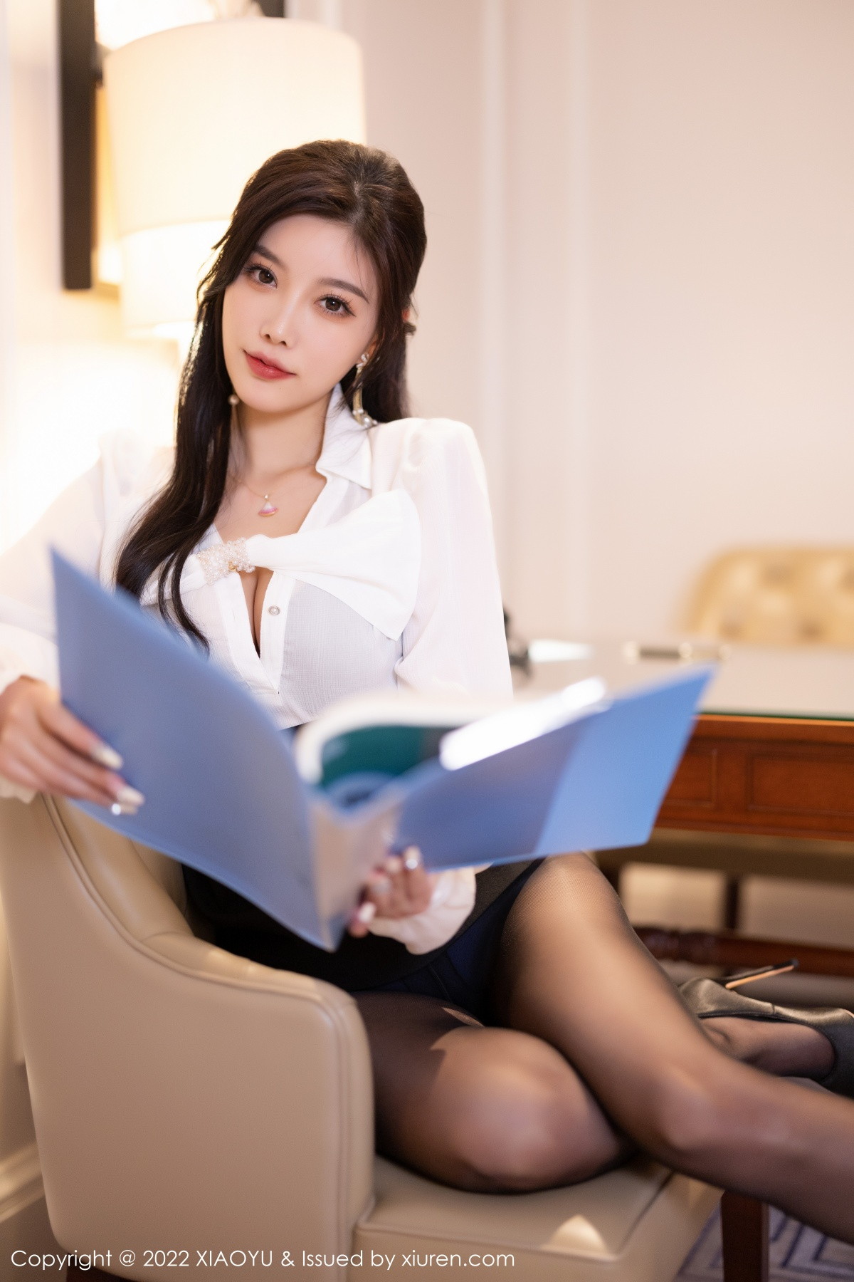 Xgyw.Net_[XiaoYu画语界]Vol.936_女神杨晨晨Yome性感白T配黑短裙露蓝色内衣超薄黑丝诱惑写真82P