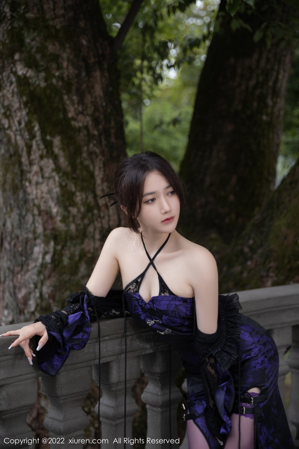 Xgyw.Net_XiuRen第6074期_模特鱼子酱Fish独角戏主题性感露肩连衣裙配紫色丝袜诱惑写真79P