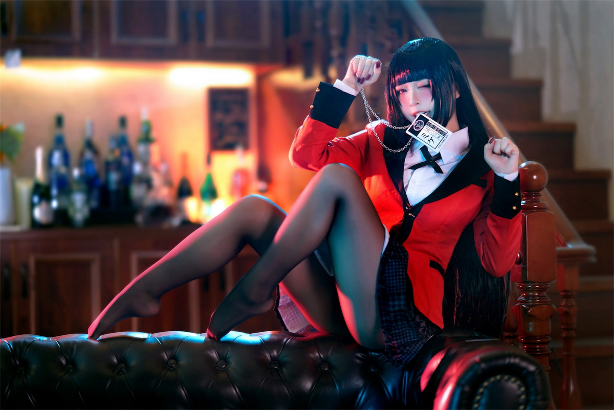 Xgyw.Net_网络美女索索半半子梦子主题性感红色外套配黑短裙露超薄黑丝秀美腿诱惑写真48P