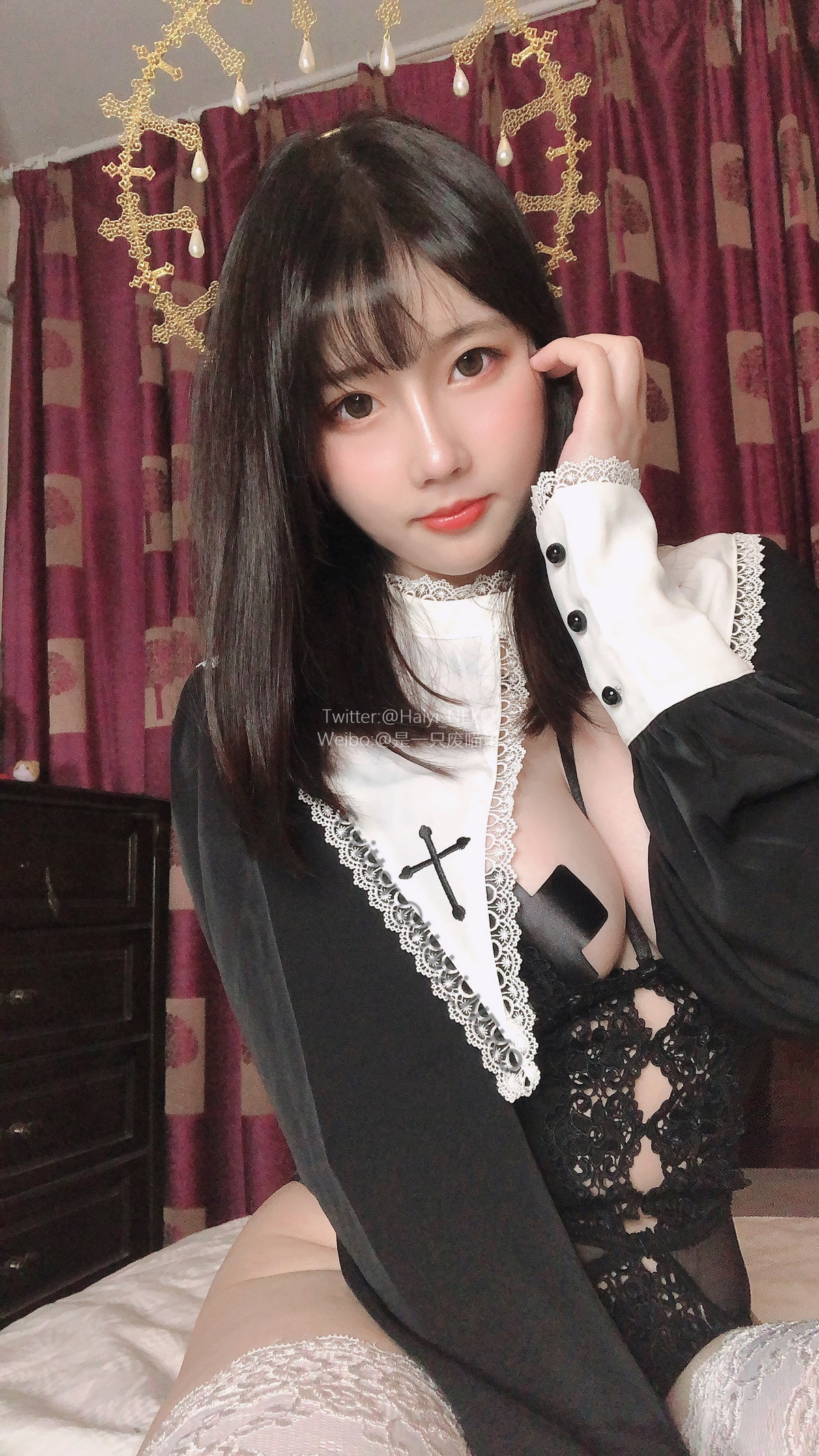 Xgyw.Net_Coser美女是一只废喵了09月图集主题性感女仆装 黑色修女服饰秀豪乳诱惑写真35P