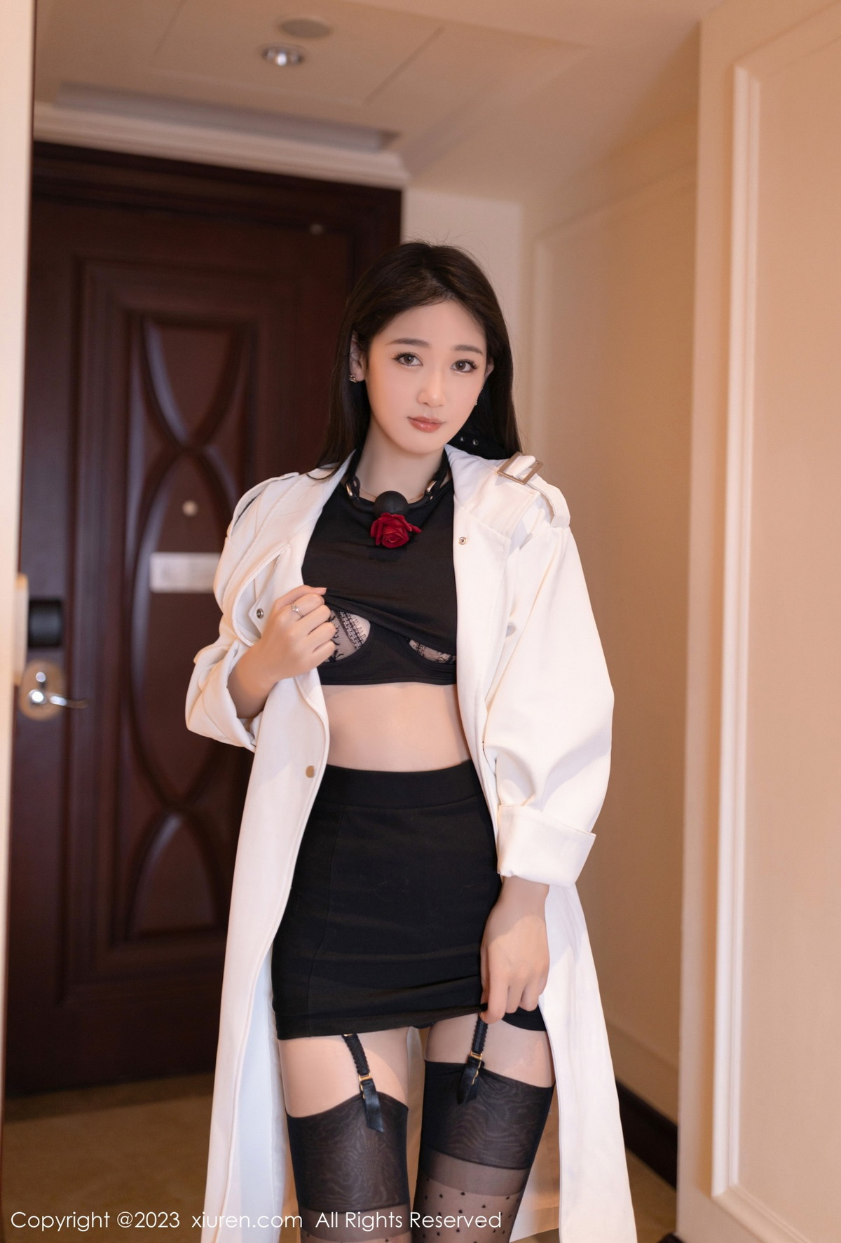 Xgyw.Net_XiuRen第6079期_模特唐安琪脱白色外衣露黑色轻透蕾丝内衣配黑丝吊袜诱惑写真83P
