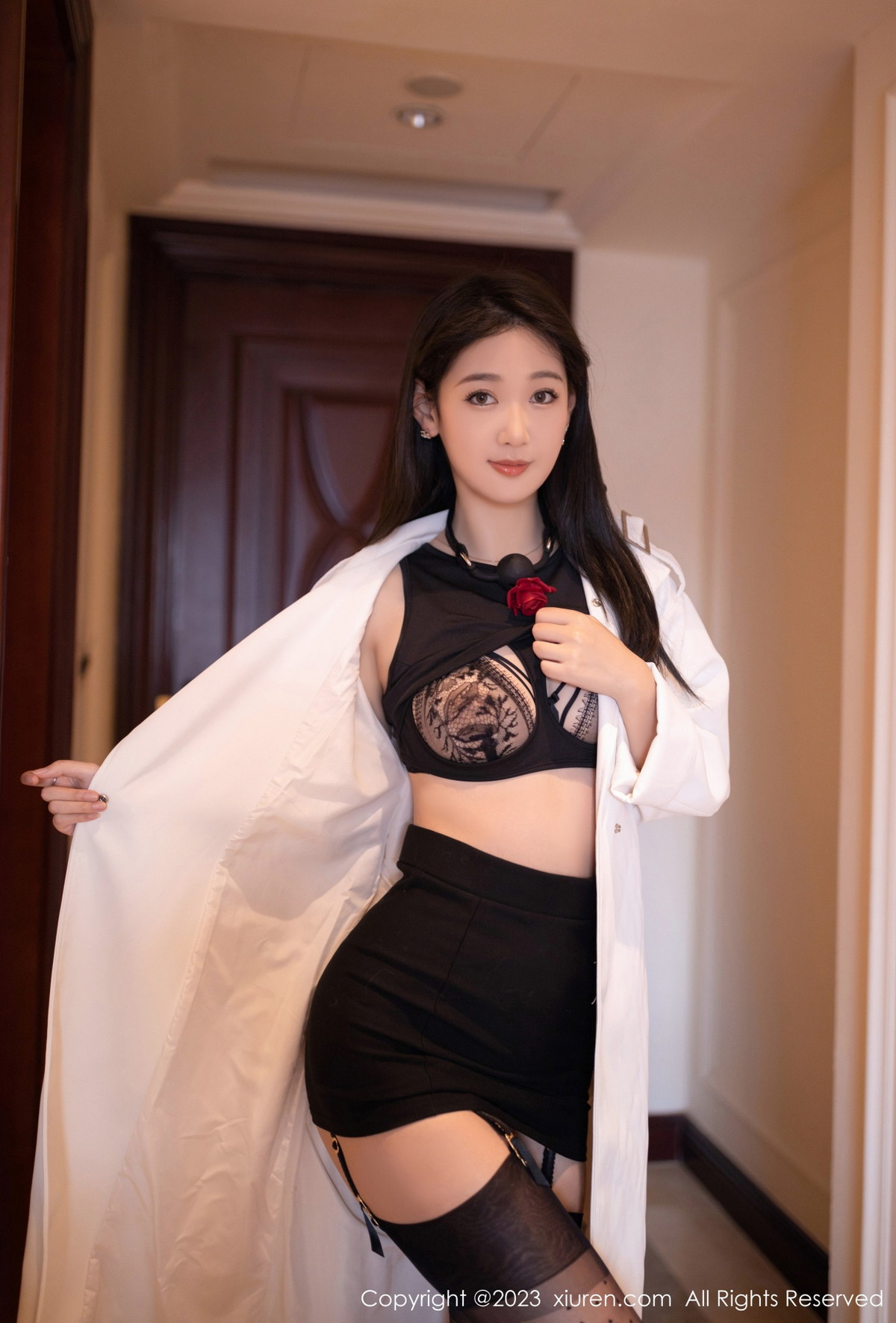 Xgyw.Net_XiuRen第6079期_模特唐安琪脱白色外衣露黑色轻透蕾丝内衣配黑丝吊袜诱惑写真83P