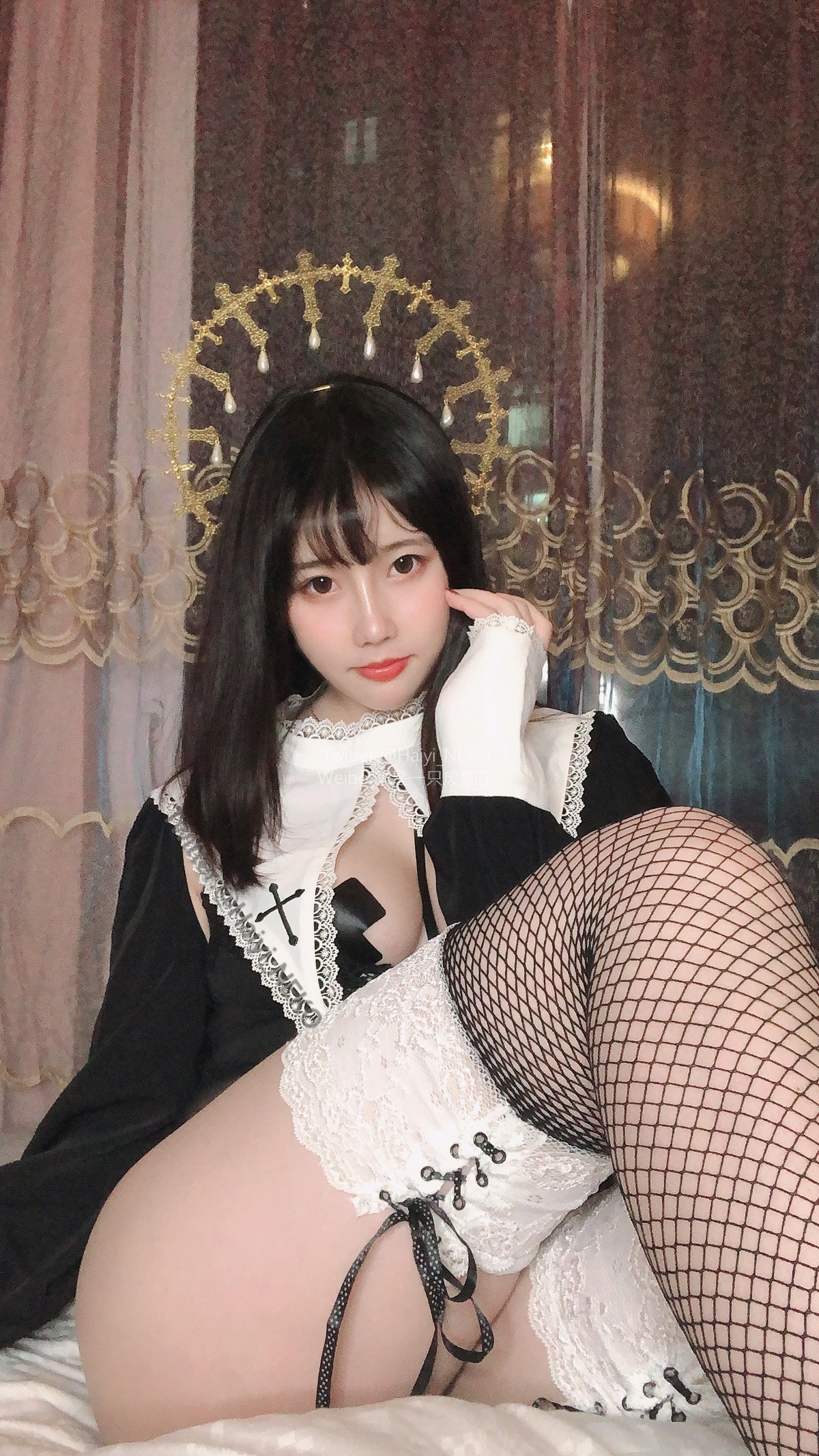 Xgyw.Net_Coser美女是一只废喵了09月图集主题性感女仆装 黑色修女服饰秀豪乳诱惑写真35P