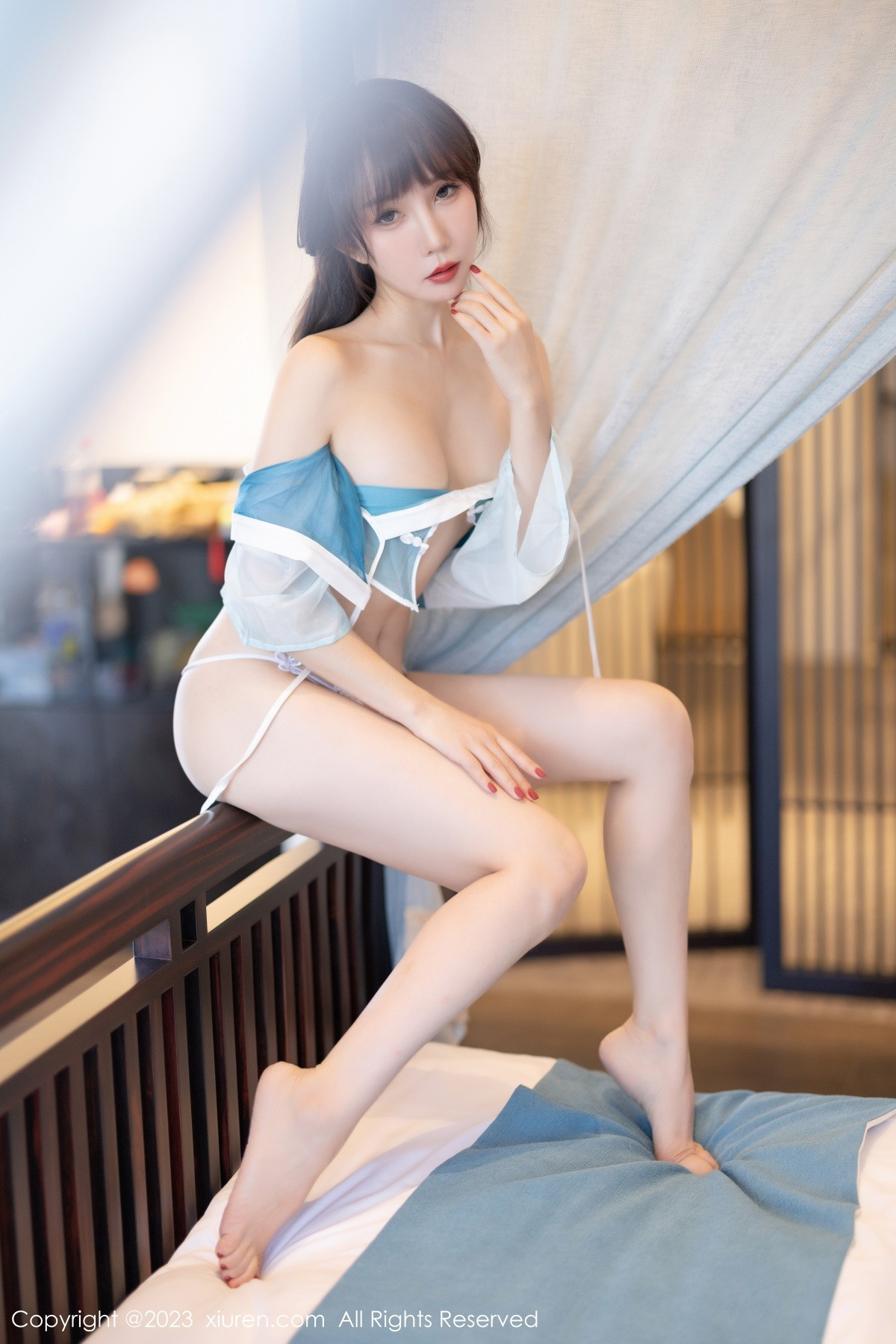Xgyw.Net_XiuRen第6076期_模特波巧酱海南岛旅拍性感蓝色轻透薄纱服秀曼妙身姿诱惑写真81P