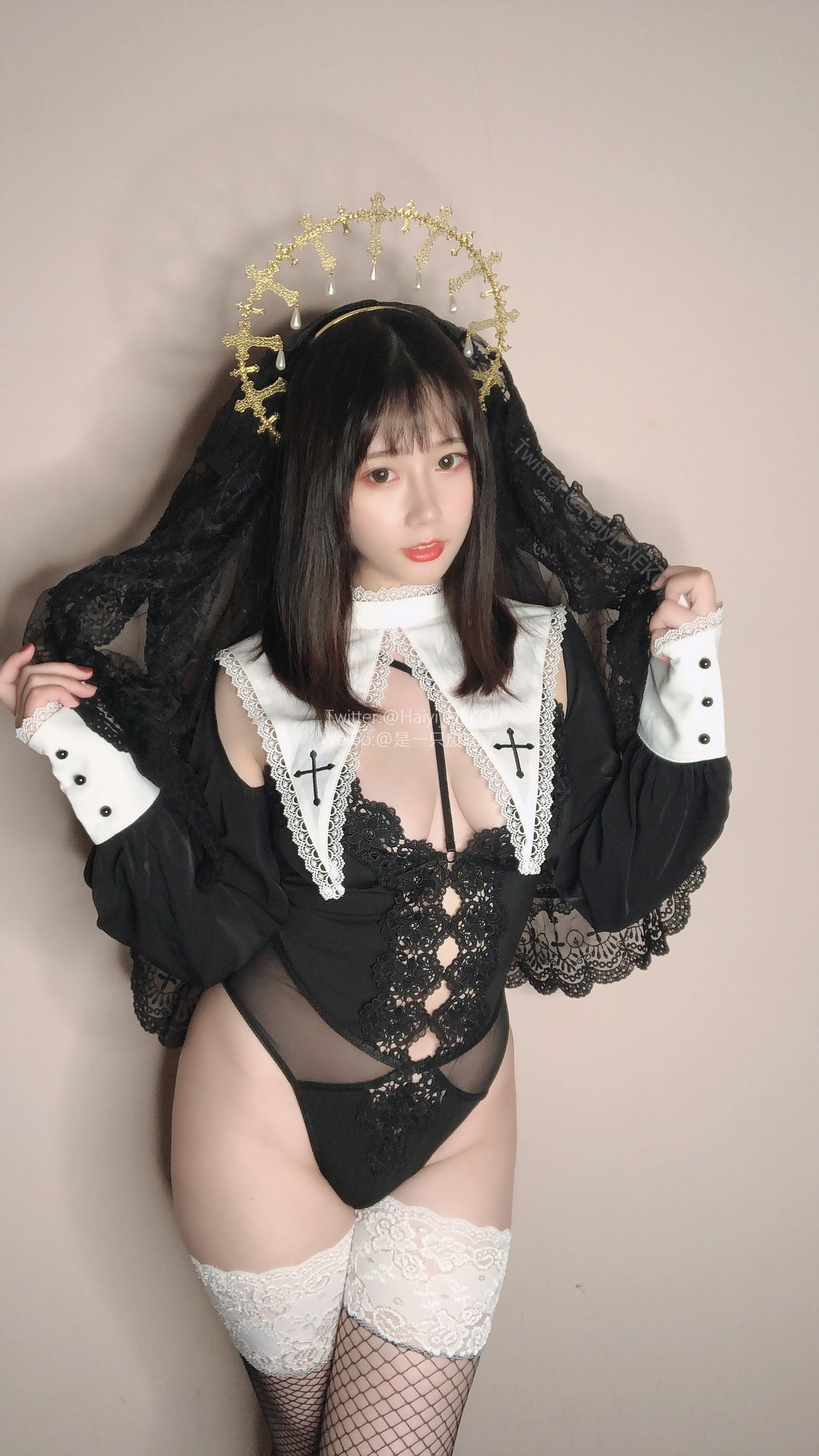 Xgyw.Net_Coser美女是一只废喵了09月图集主题性感女仆装 黑色修女服饰秀豪乳诱惑写真35P