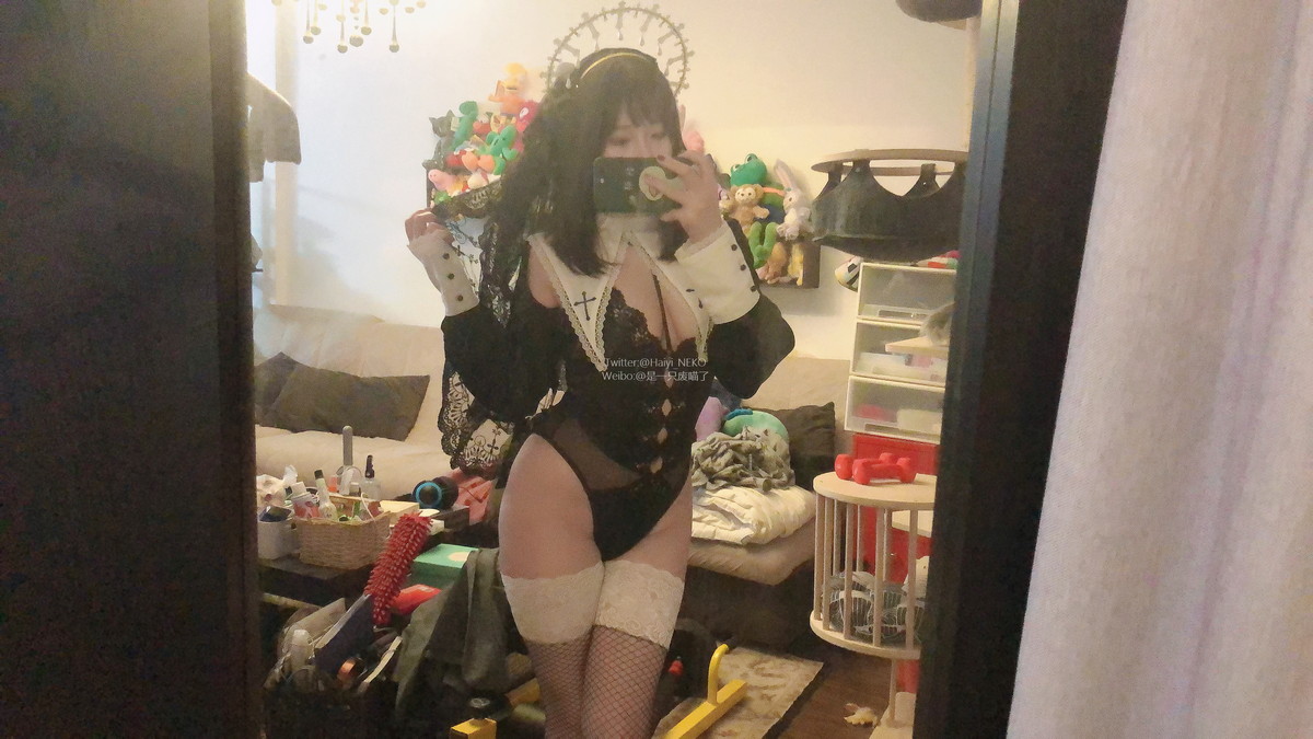 Xgyw.Net_Coser美女是一只废喵了09月图集主题性感女仆装 黑色修女服饰秀豪乳诱惑写真35P