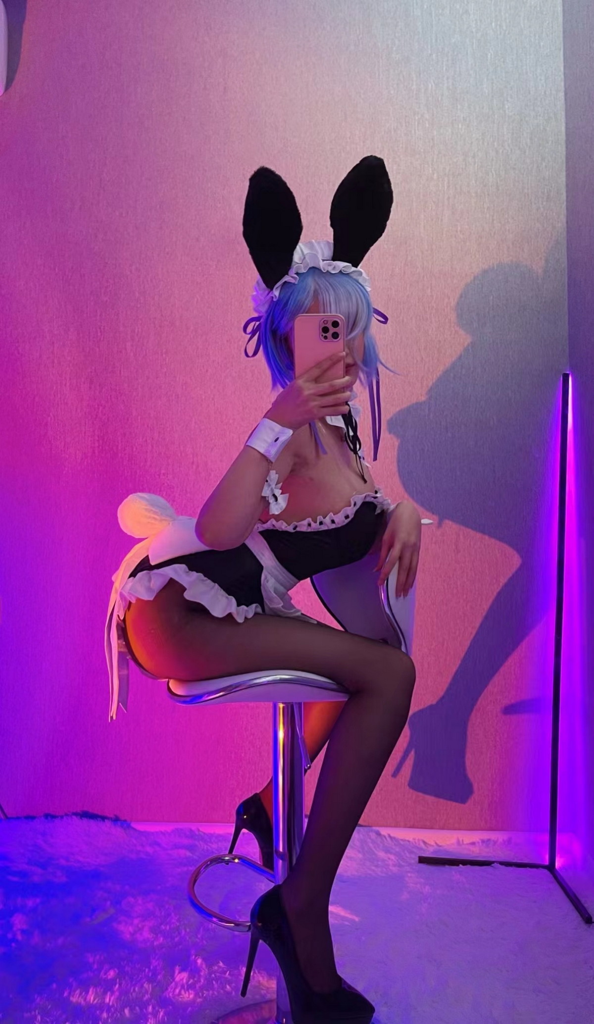 Xgyw.Net_人气Coser啾小妍合集主题私房性感服饰系列秀完美身材翘臀美腿迷人诱惑写真328P
