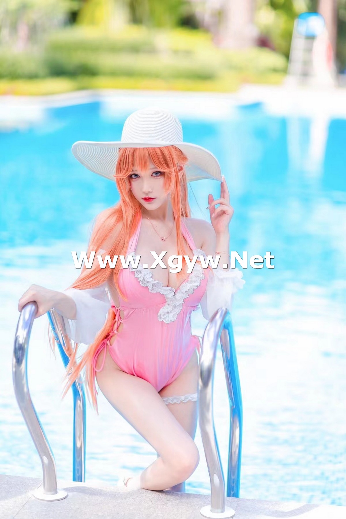 Xgyw.Net_人气Coser啾小妍合集主题私房性感服饰系列秀完美身材翘臀美腿迷人诱惑写真328P
