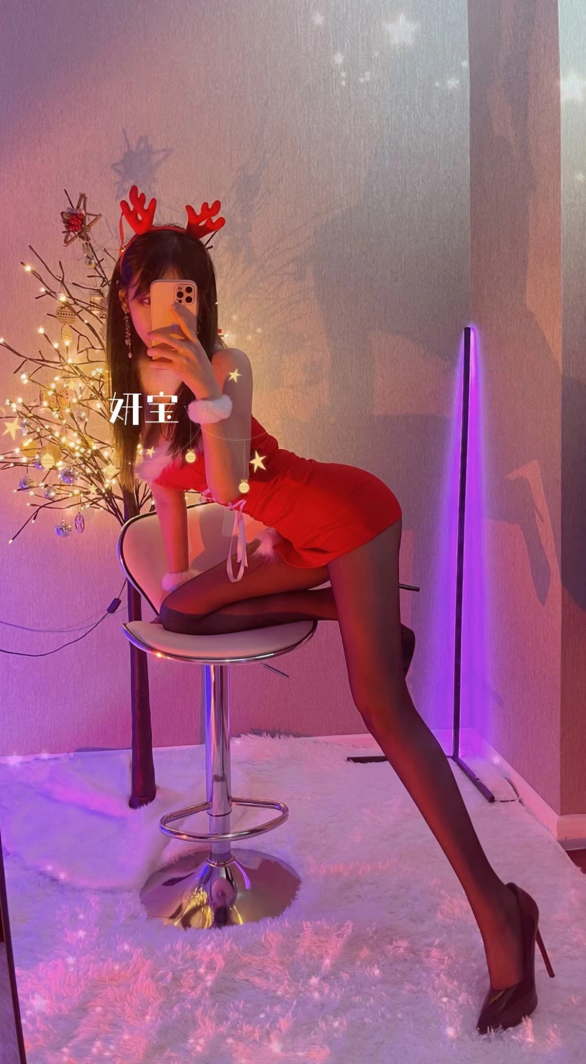 Xgyw.Net_人气Coser啾小妍合集主题私房性感服饰系列秀完美身材翘臀美腿迷人诱惑写真328P
