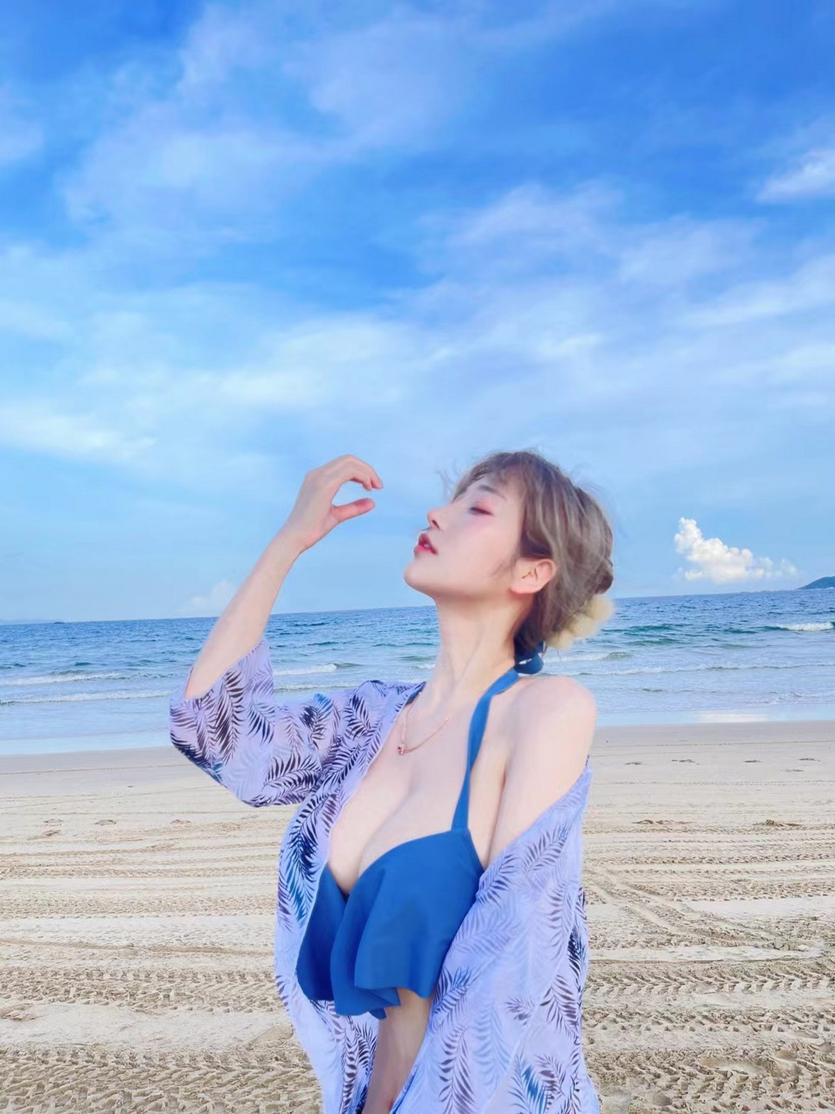 Xgyw.Net_人气Coser啾小妍合集主题私房性感服饰系列秀完美身材翘臀美腿迷人诱惑写真328P