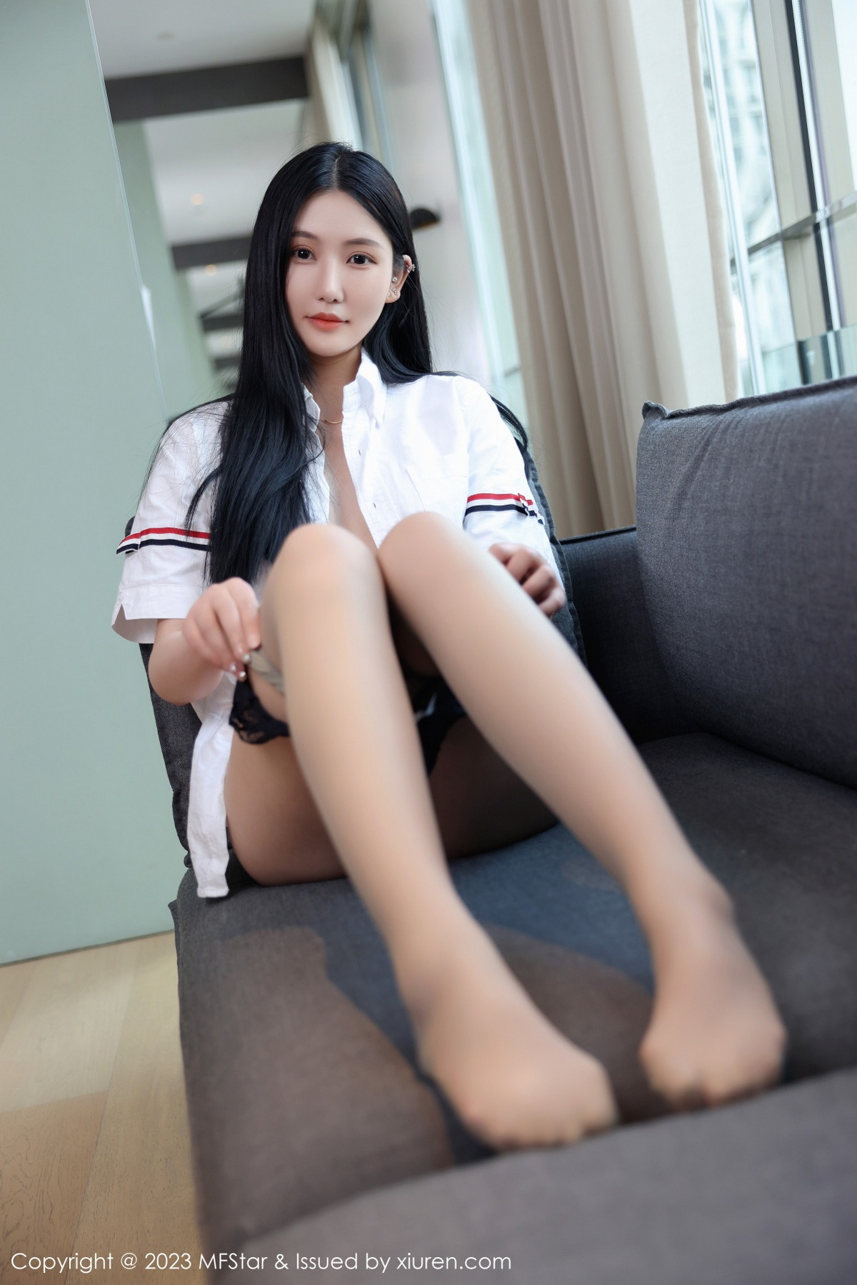 Xgyw.Net_[MFStar模范学院]Vol.578_模特Ai西西里性感简约白T配灰短裙露白色蕾丝内衣撩人诱惑写真62P