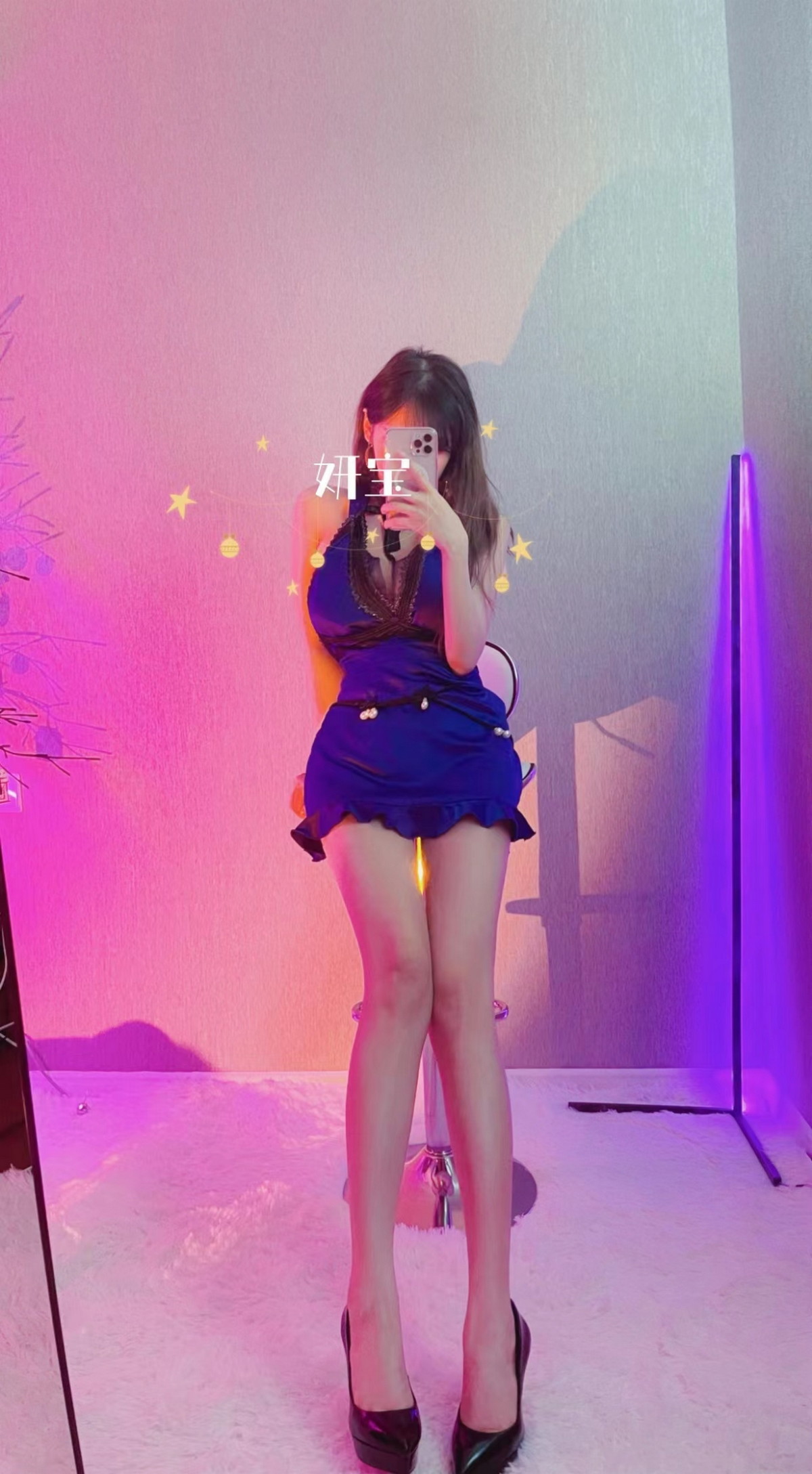 Xgyw.Net_人气Coser啾小妍合集主题私房性感服饰系列秀完美身材翘臀美腿迷人诱惑写真328P
