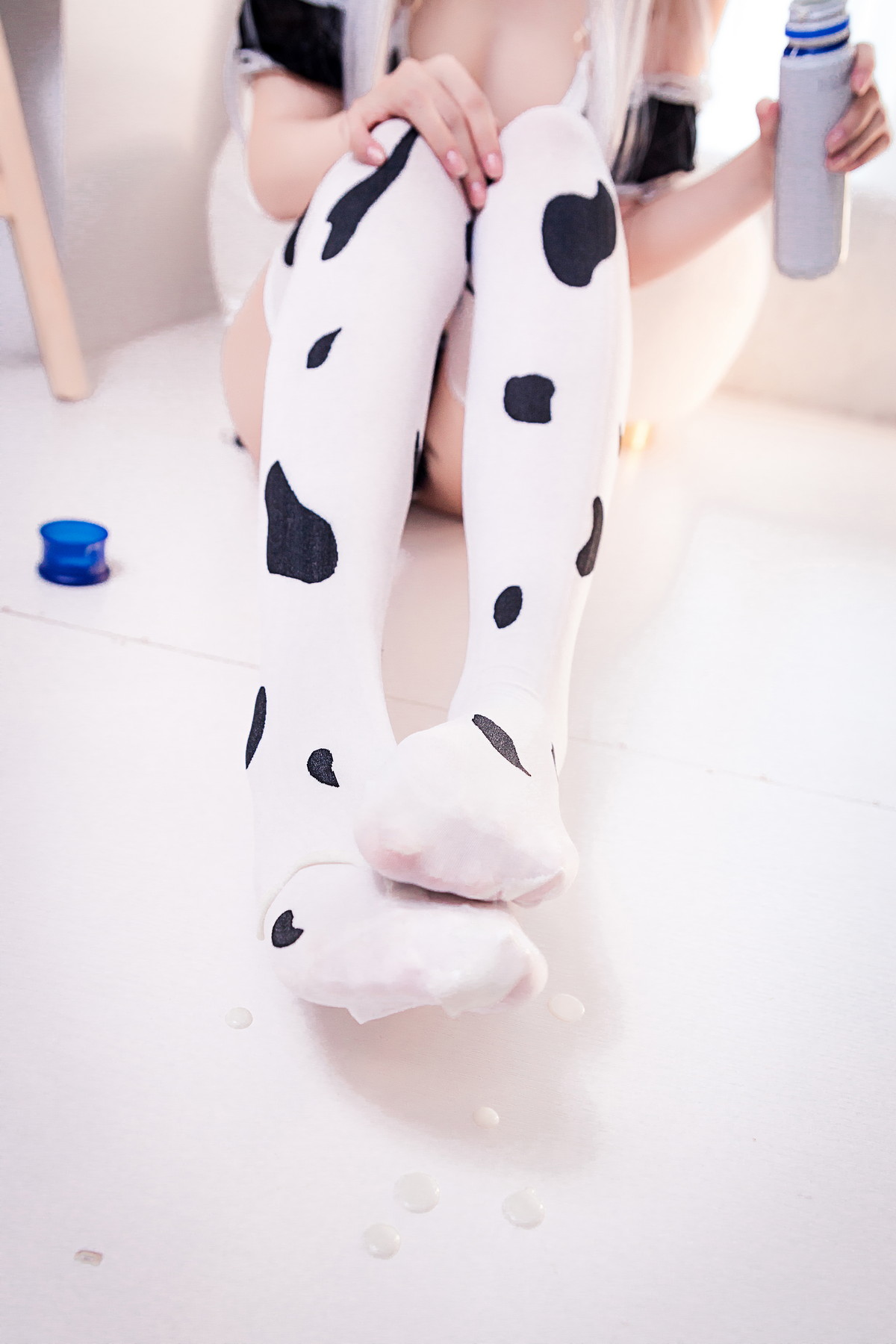 Xgyw.Net_Corer美女流年不停_w奶牛少女主题性感奶牛内衣配白丝吊袜秀完美身材诱惑写真52P