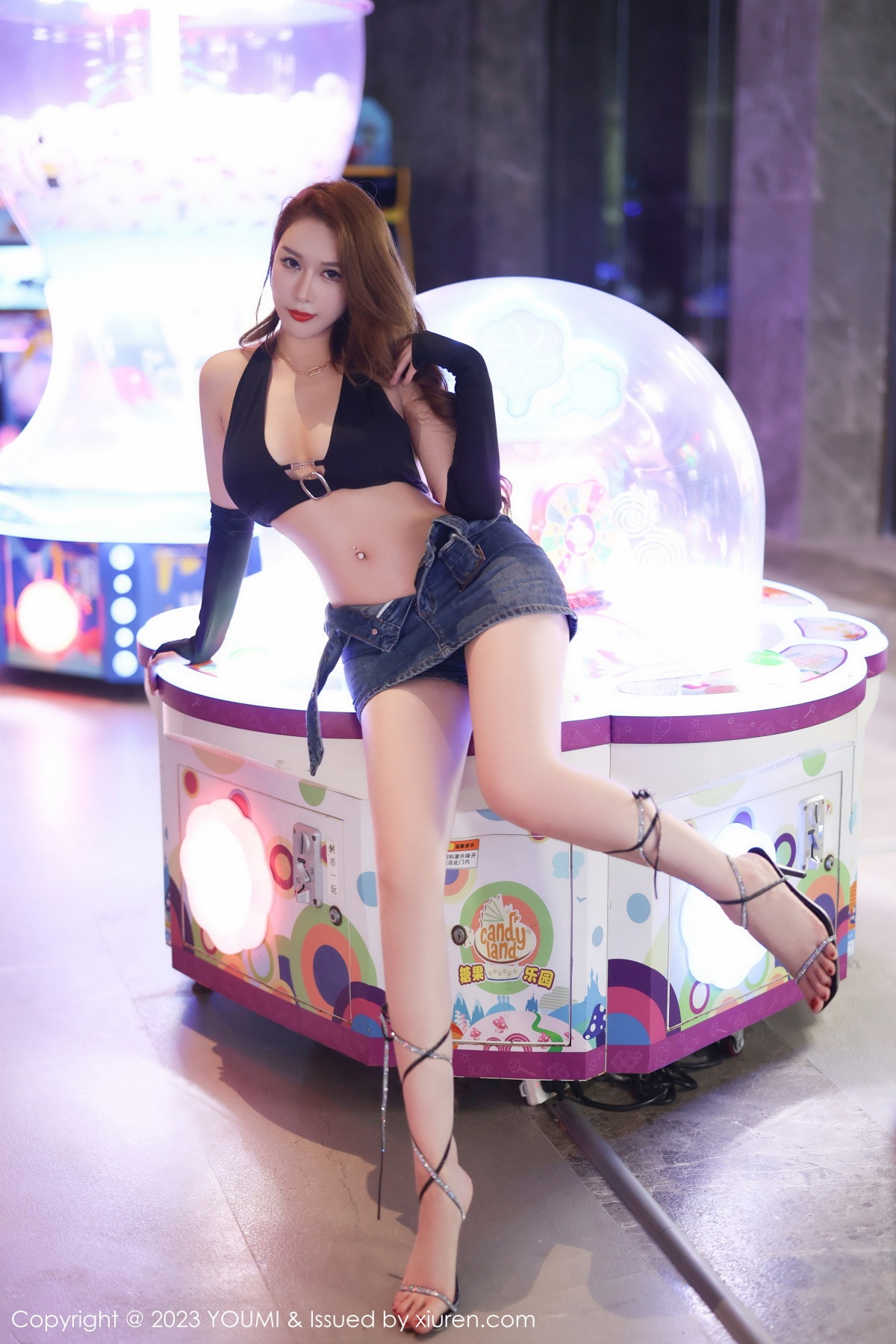 Xgyw.Net_[YouMi尤蜜荟]Vol.886_女神尤妮丝Egg性感黑色服饰配牛仔短裙半脱秀丰满身材诱惑写真53P