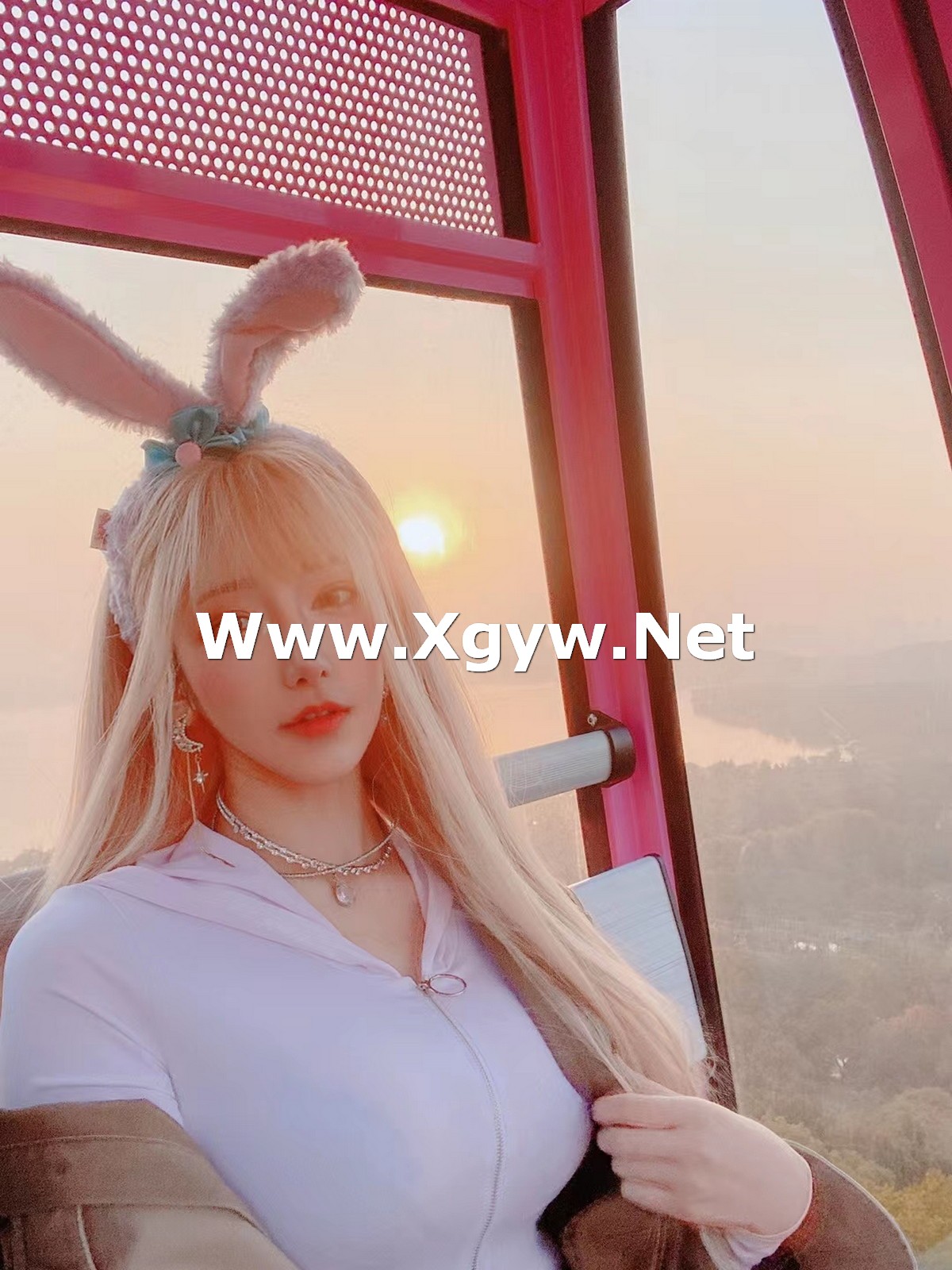 Xgyw.Net_人气Coser啾小妍合集主题私房性感服饰系列秀完美身材翘臀美腿迷人诱惑写真328P