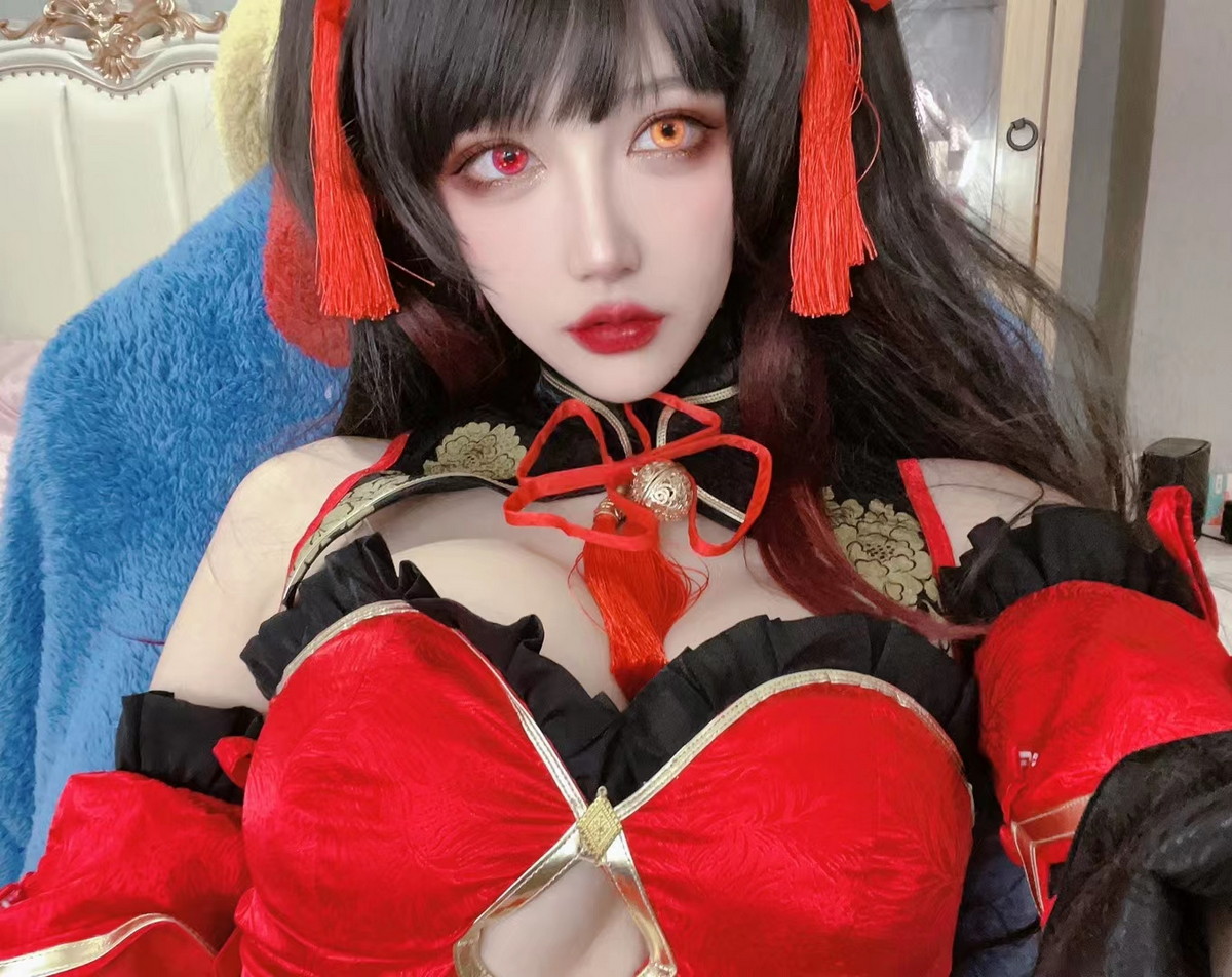 Xgyw.Net_人气Coser啾小妍合集主题私房性感服饰系列秀完美身材翘臀美腿迷人诱惑写真328P