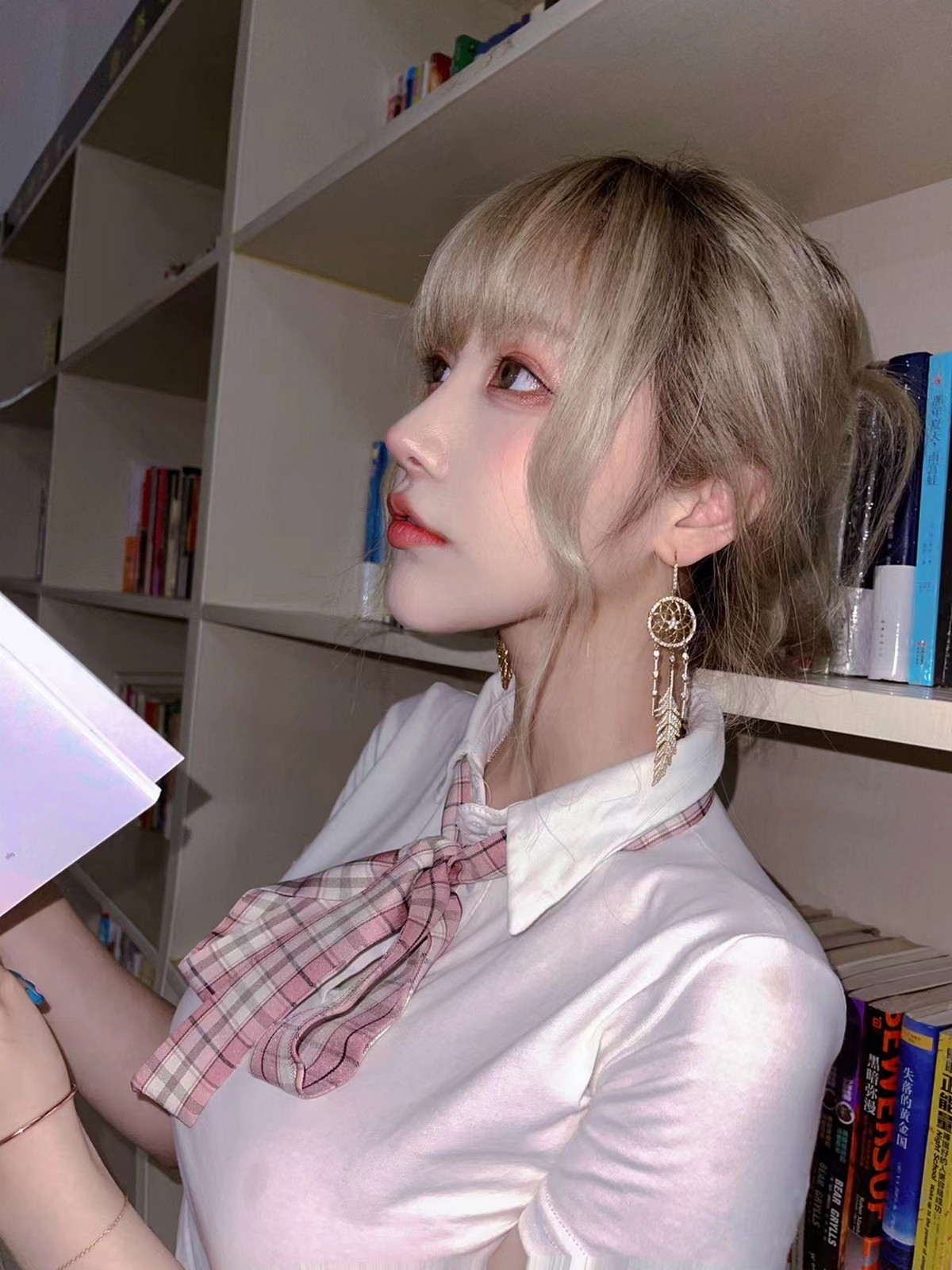 Xgyw.Net_人气Coser啾小妍合集主题私房性感服饰系列秀完美身材翘臀美腿迷人诱惑写真328P