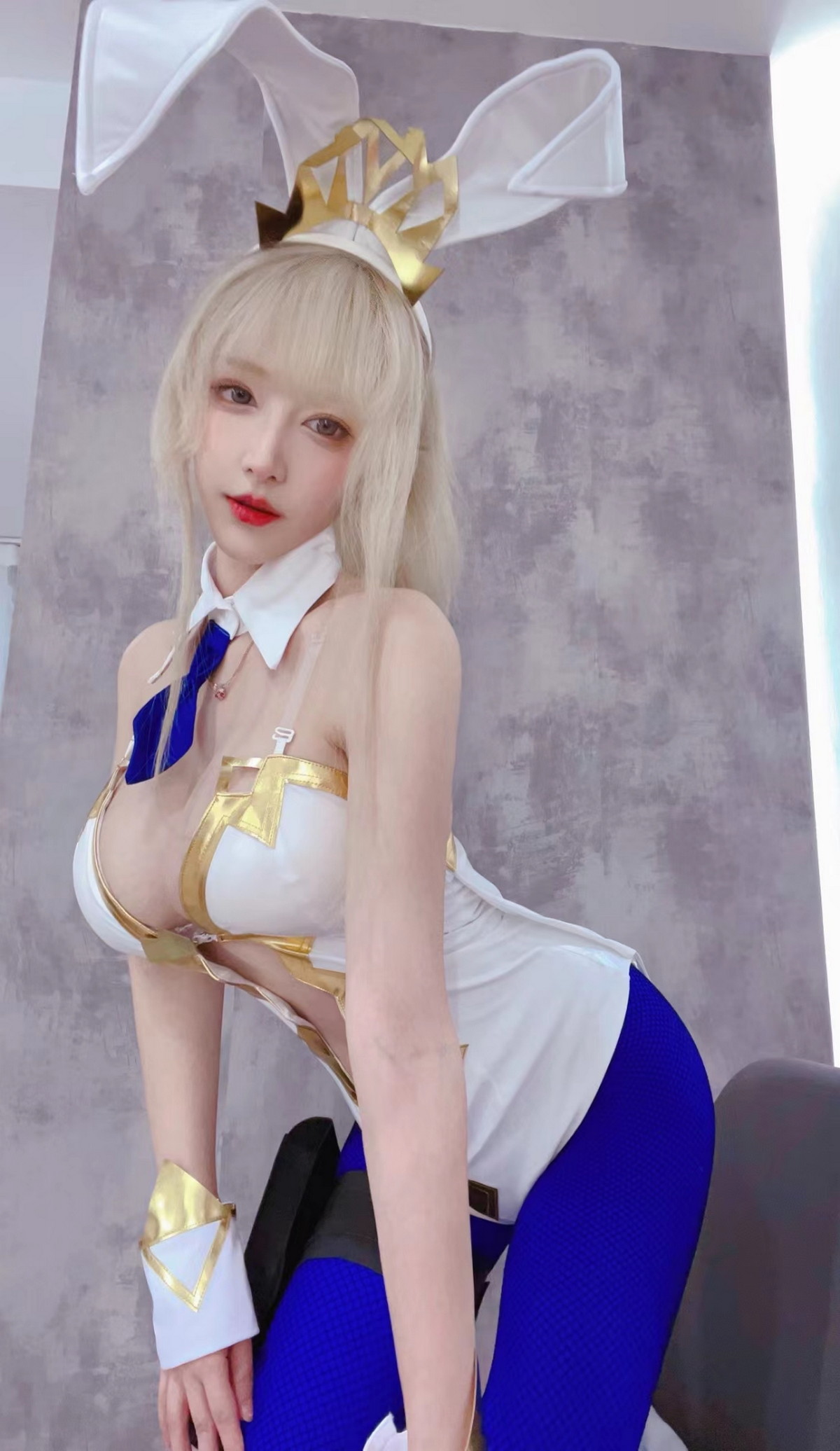 Xgyw.Net_人气Coser啾小妍合集主题私房性感服饰系列秀完美身材翘臀美腿迷人诱惑写真328P