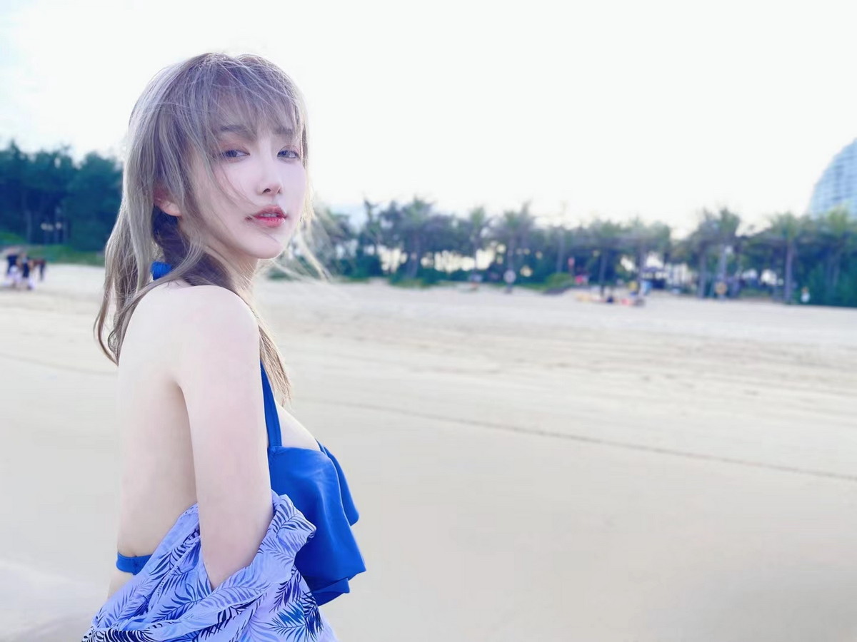 Xgyw.Net_人气Coser啾小妍合集主题私房性感服饰系列秀完美身材翘臀美腿迷人诱惑写真328P