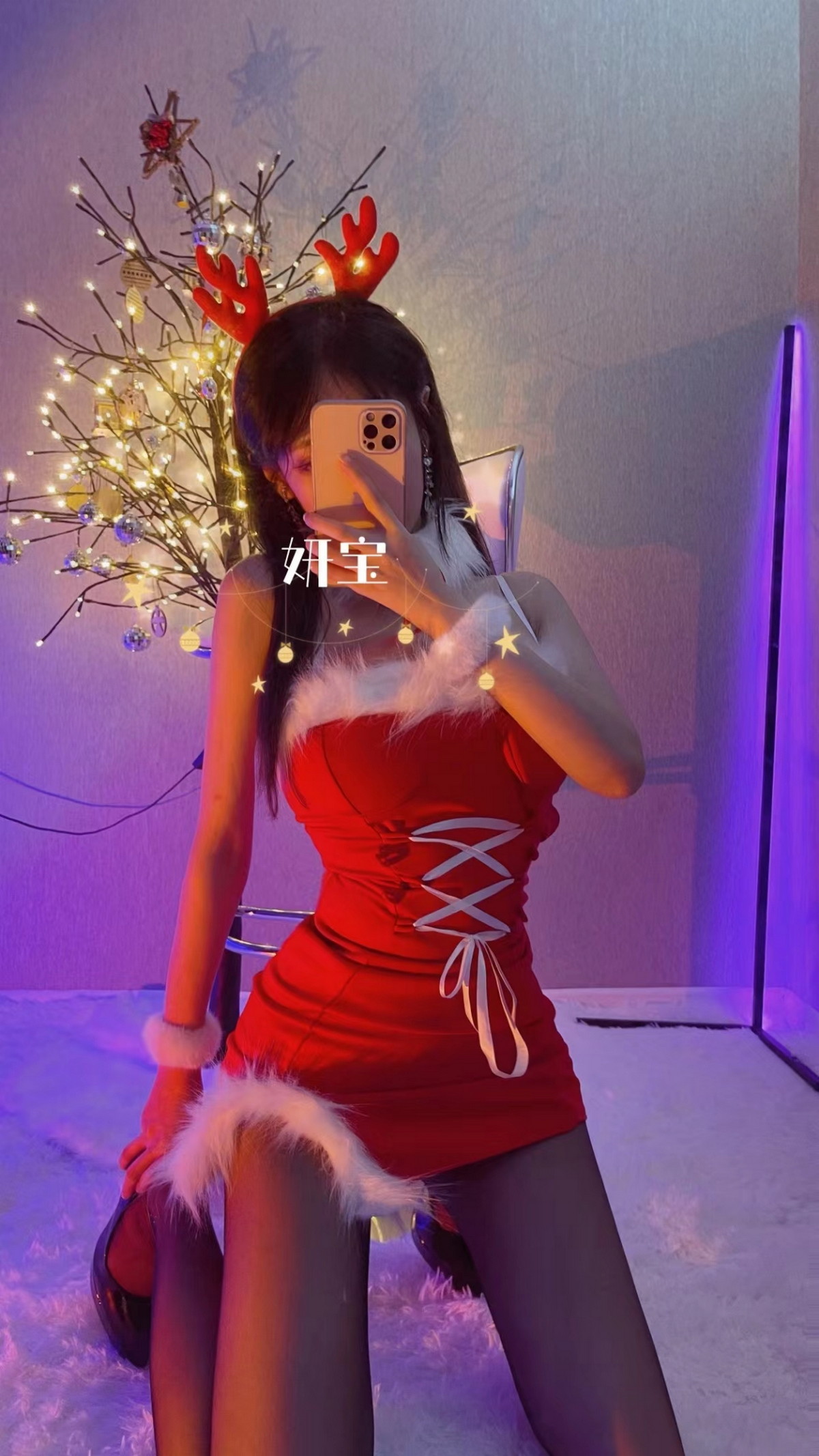 Xgyw.Net_人气Coser啾小妍合集主题私房性感服饰系列秀完美身材翘臀美腿迷人诱惑写真328P