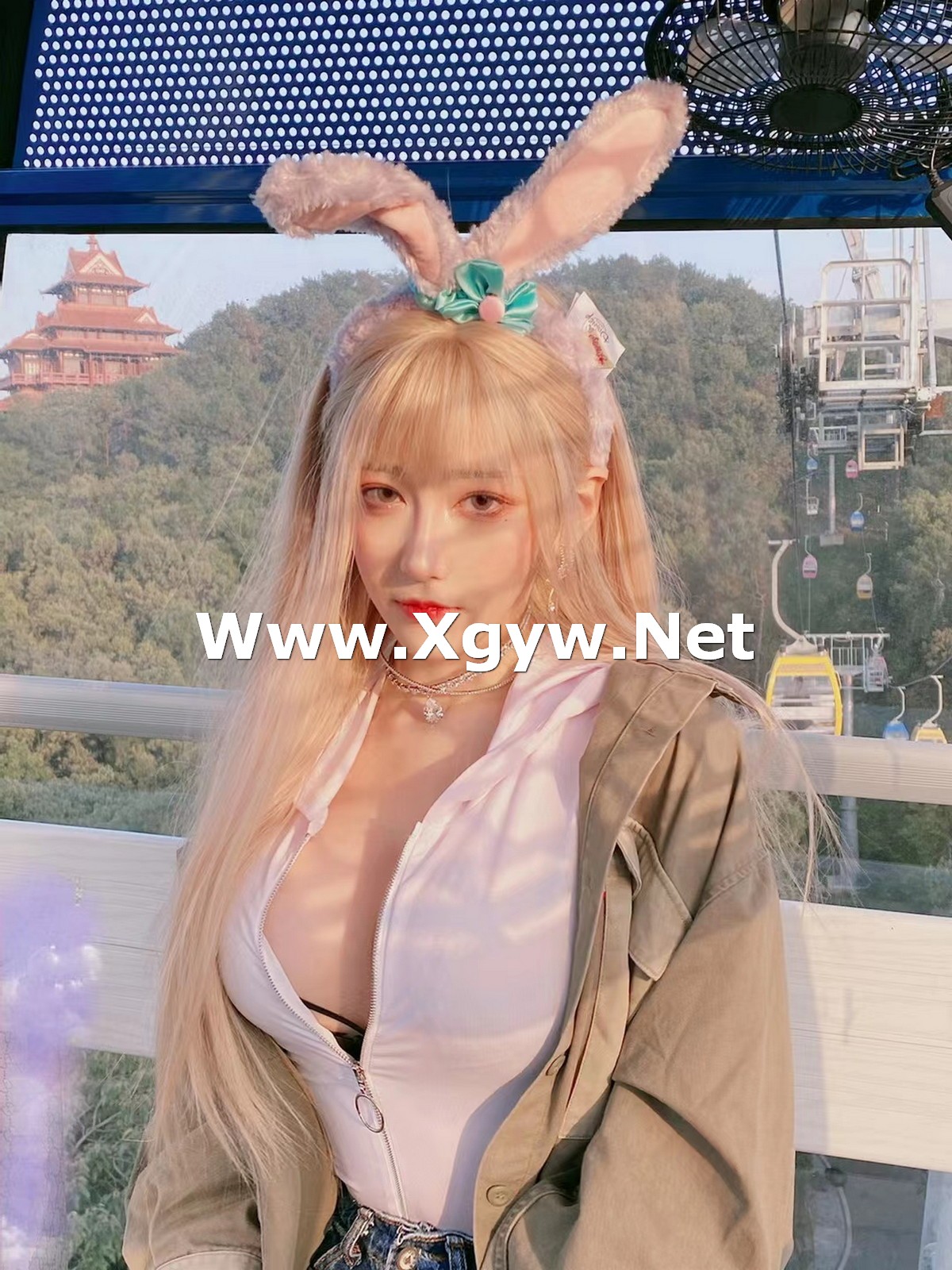 Xgyw.Net_人气Coser啾小妍合集主题私房性感服饰系列秀完美身材翘臀美腿迷人诱惑写真328P