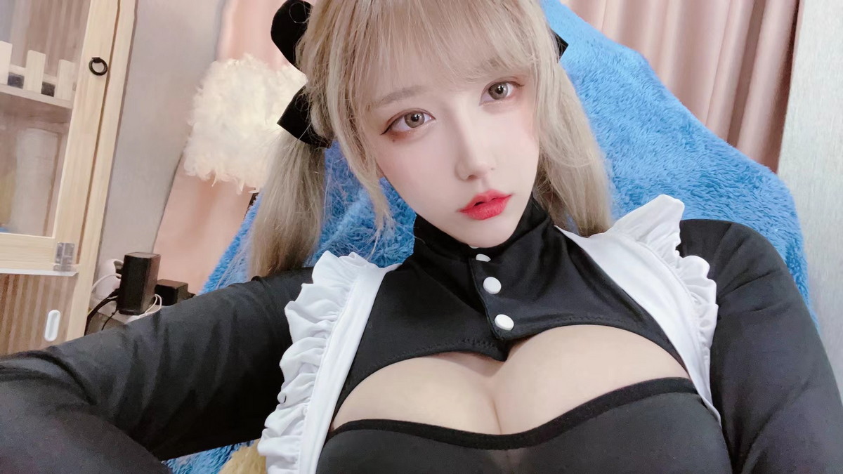 Xgyw.Net_人气Coser啾小妍合集主题私房性感服饰系列秀完美身材翘臀美腿迷人诱惑写真328P