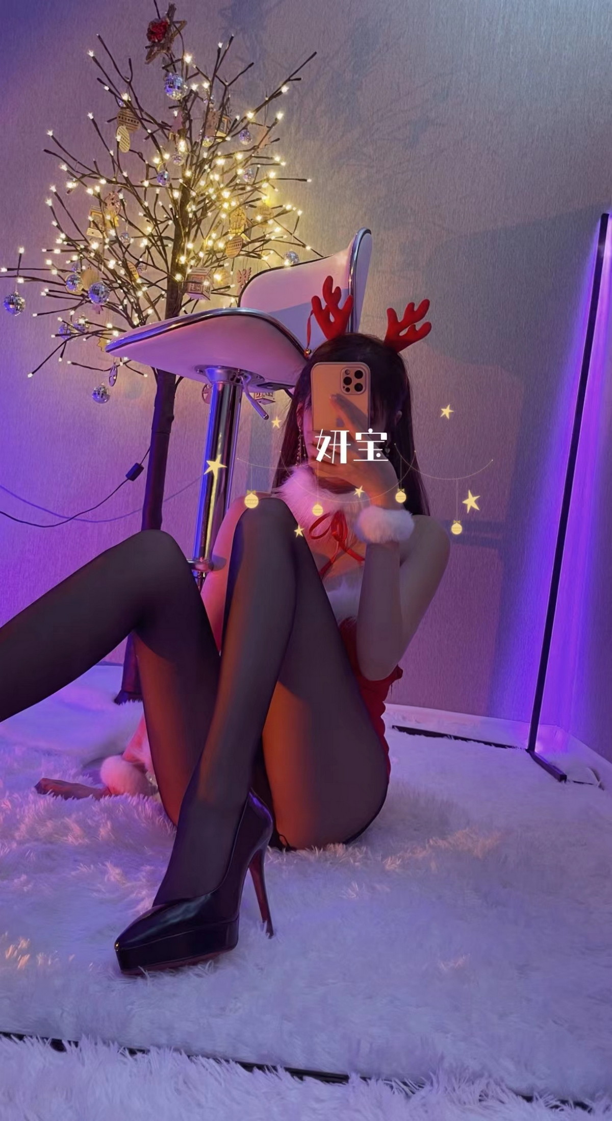 Xgyw.Net_人气Coser啾小妍合集主题私房性感服饰系列秀完美身材翘臀美腿迷人诱惑写真328P