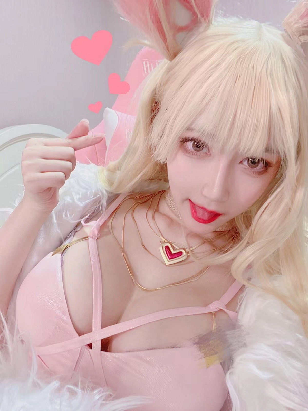 Xgyw.Net_人气Coser啾小妍合集主题私房性感服饰系列秀完美身材翘臀美腿迷人诱惑写真328P