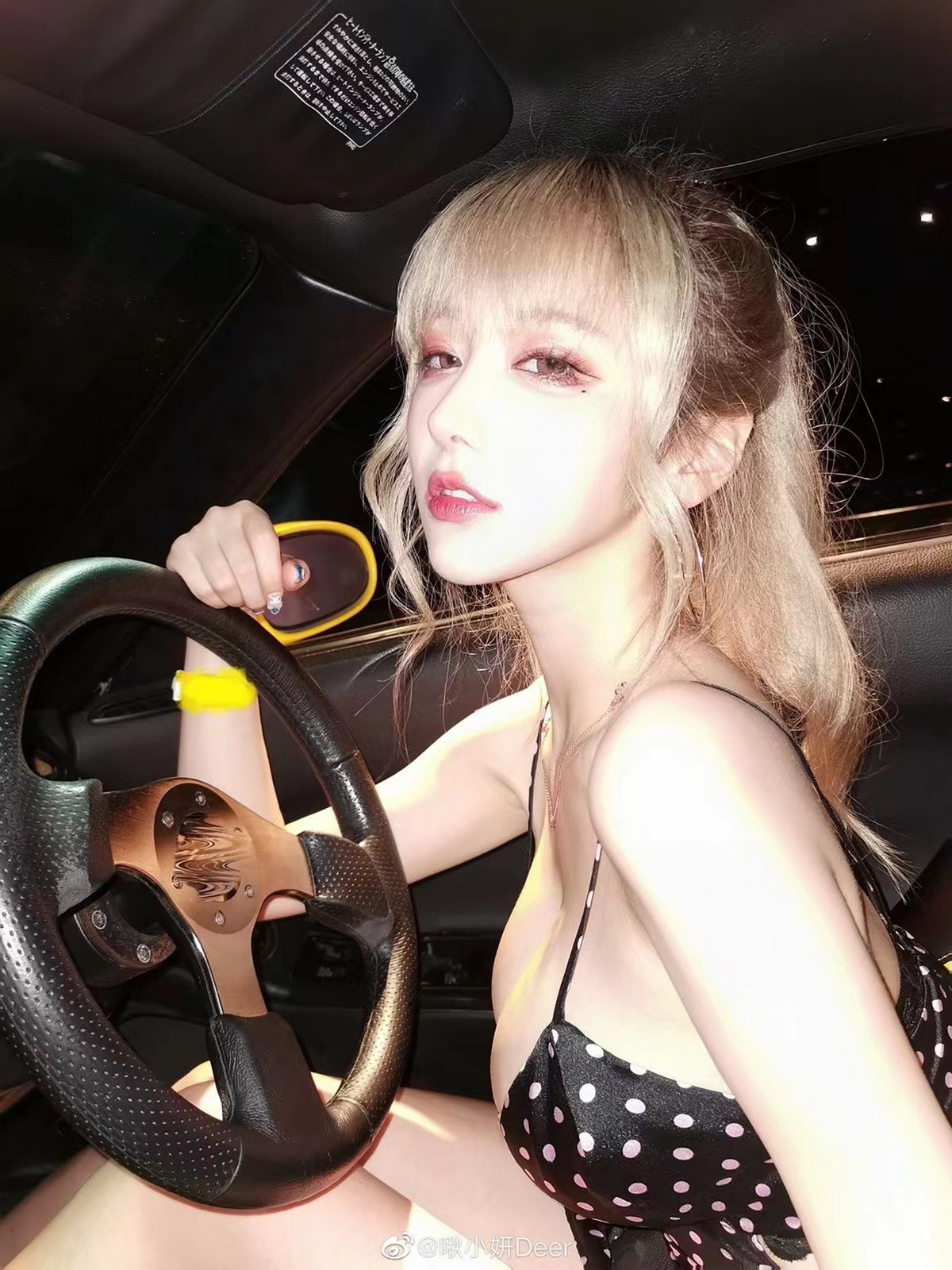 Xgyw.Net_人气Coser啾小妍合集主题私房性感服饰系列秀完美身材翘臀美腿迷人诱惑写真328P