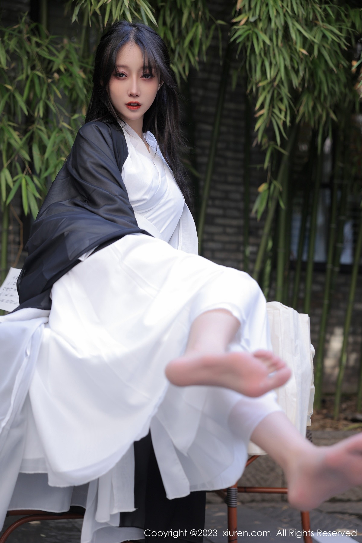 Xgyw.Net_XiuRen第6094期_模特玥儿玥er海南旅拍脱白色古装服饰露性感内衣撩人诱惑写真55P
