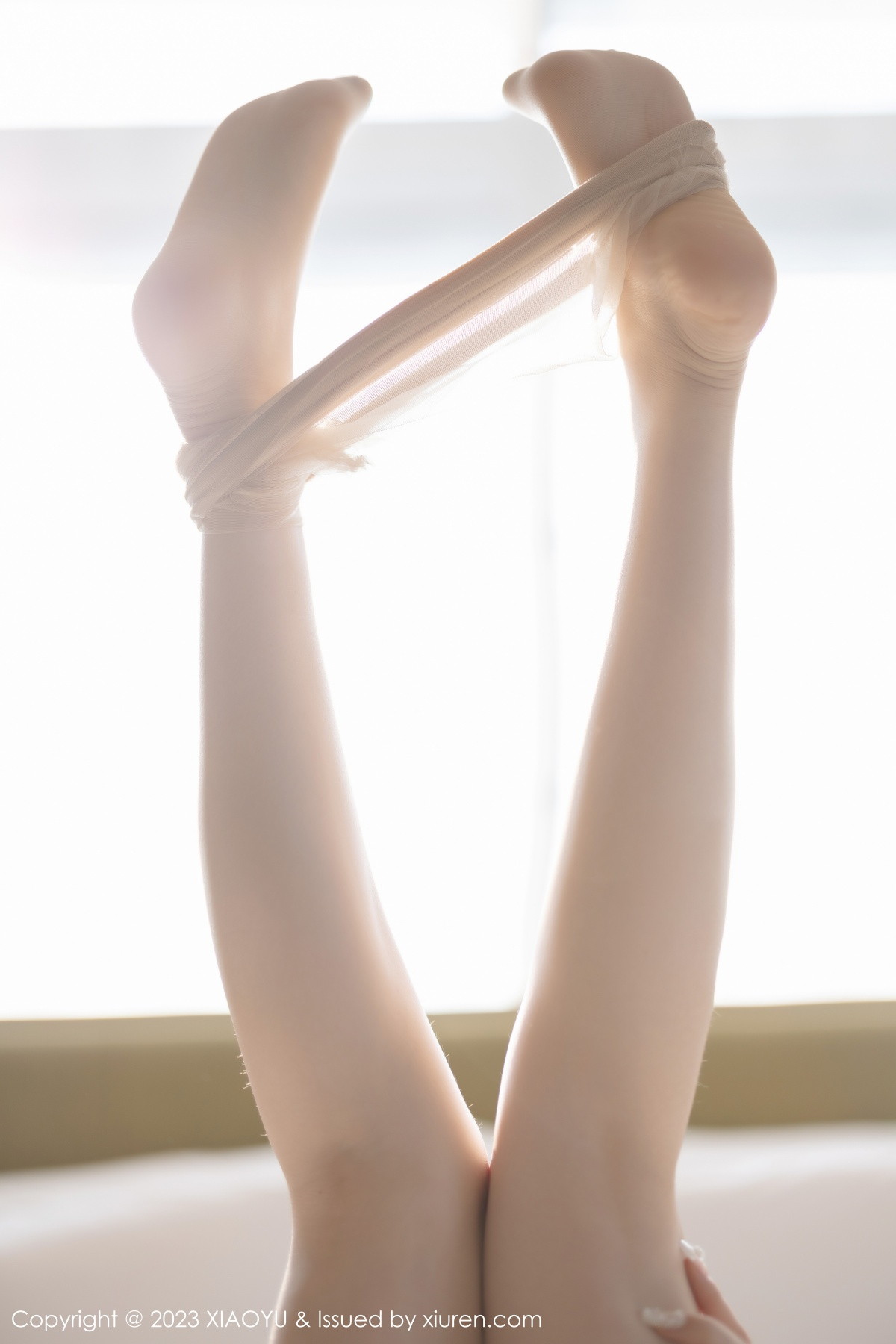 Xgyw.Net_[XiaoYu画语界]Vol.940_女神徐莉芝Booty浅暖色上衣配白色长裤露白色刺绣内衣诱惑写真93P