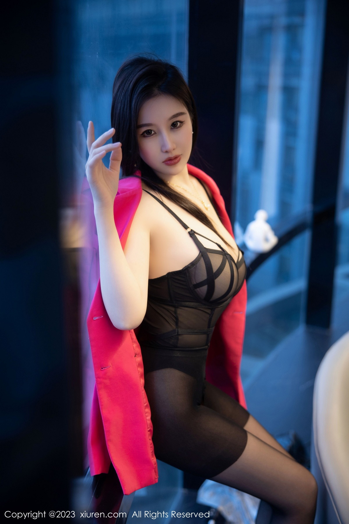Xgyw.Net_XiuRen第6103期_模特月音瞳性感黑色情趣吊带服配超薄黑丝秀雪峰美腿诱惑写真93P